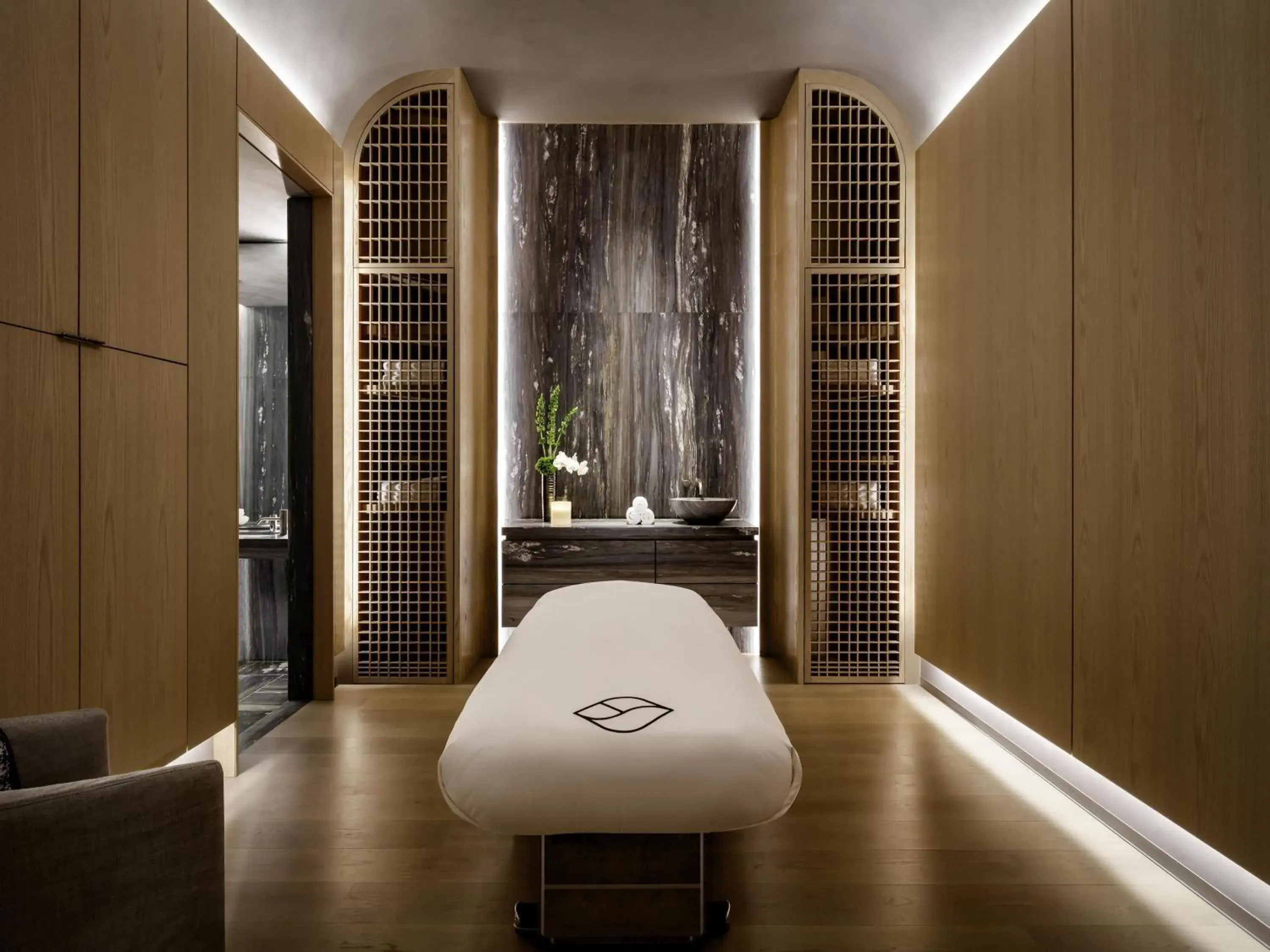 Spa and wellness centre/facilities, Bed in Fairmont Century Plaza Los Angeles at Beverly Hills Spa and wellness centre/facilities, Bed in Fairmont Century Plaza Los Angeles at Beverly Hills
