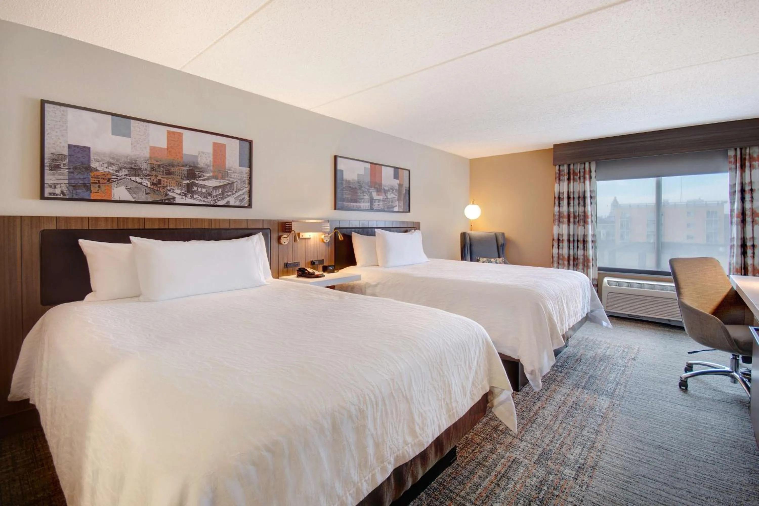 Bed in Hilton Garden Inn Terre Haute