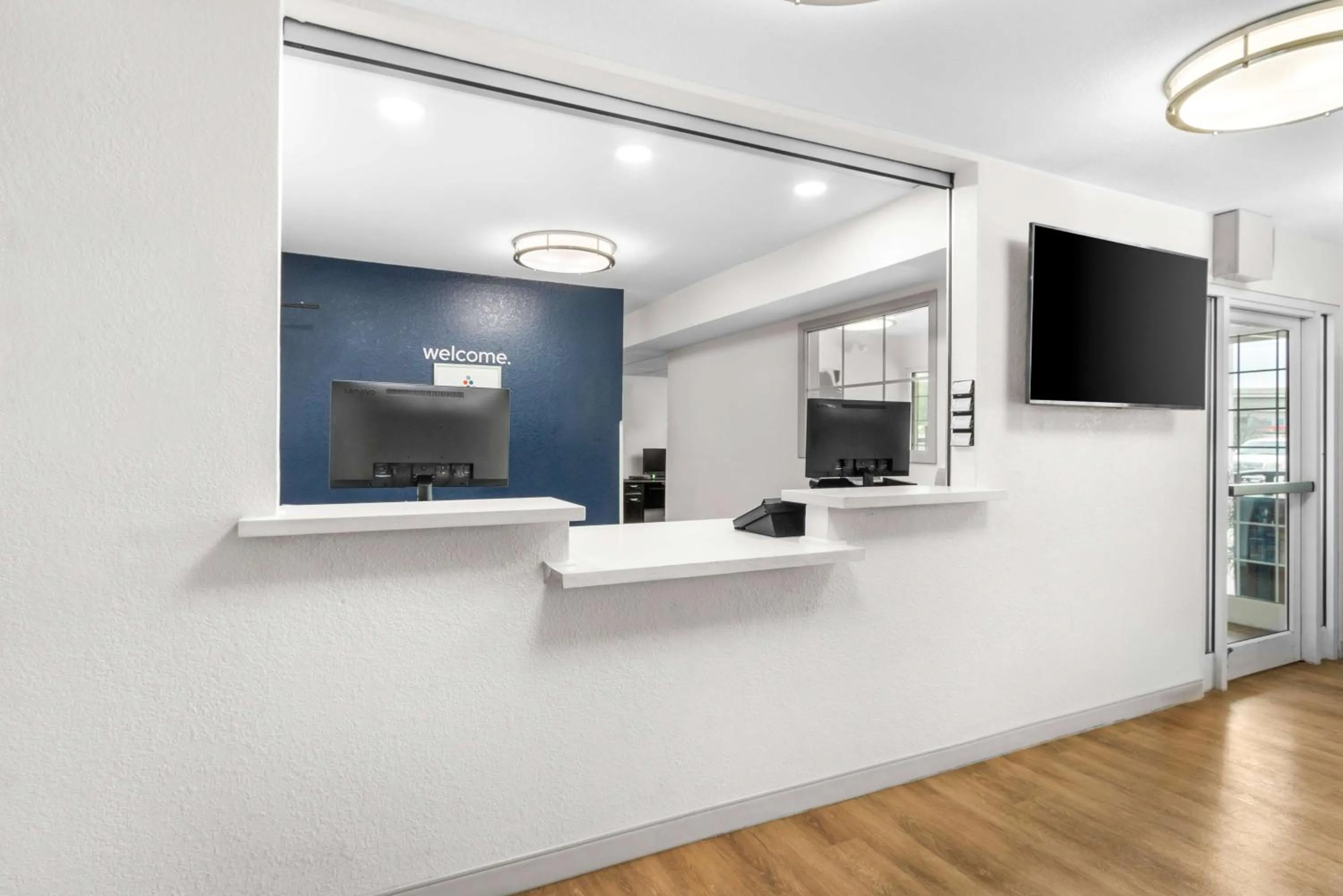 Lobby or reception in Sonesta Simply Suites Austin South