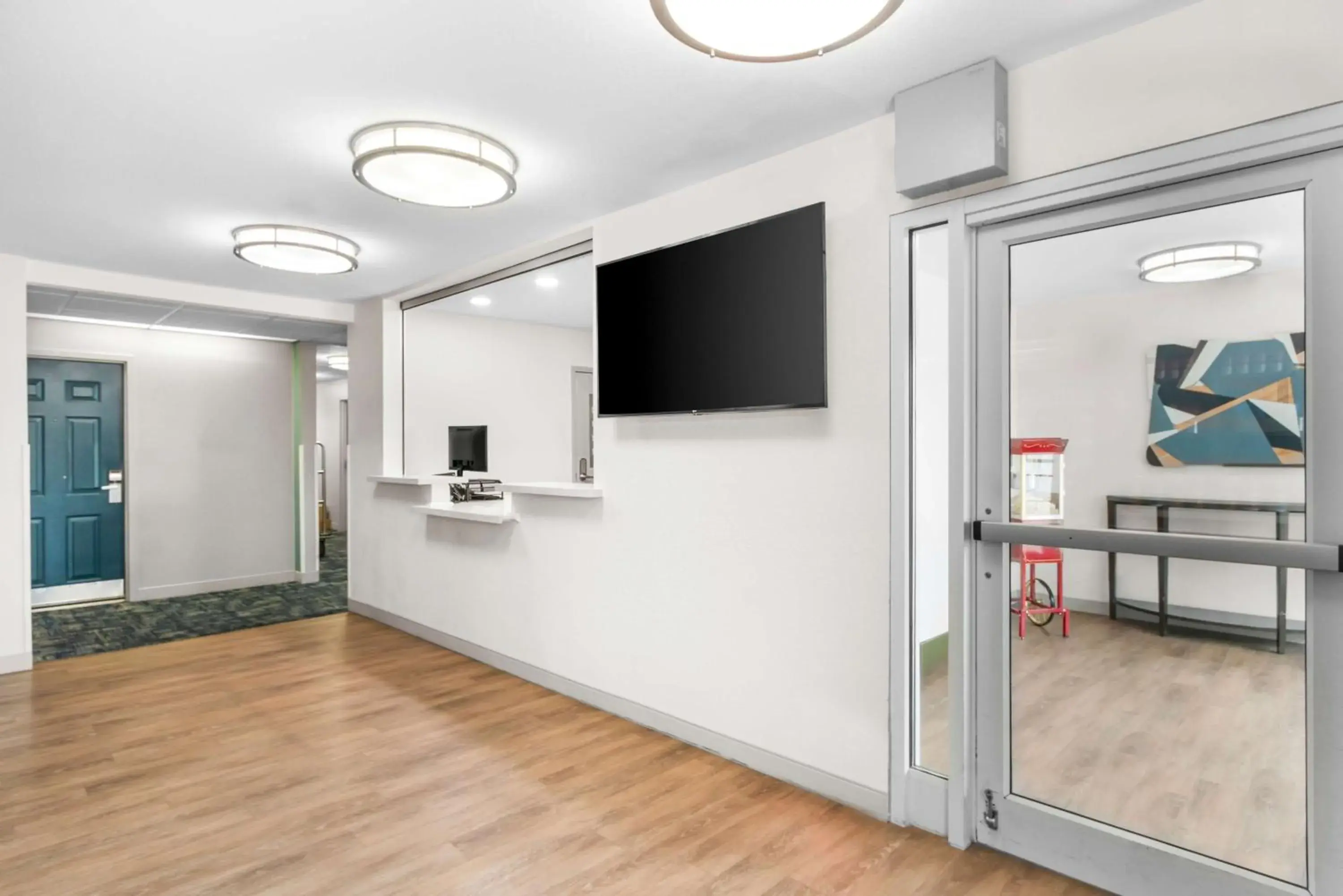 Lobby or reception in Sonesta Simply Suites Austin South Lobby or reception in Sonesta Simply Suites Austin South