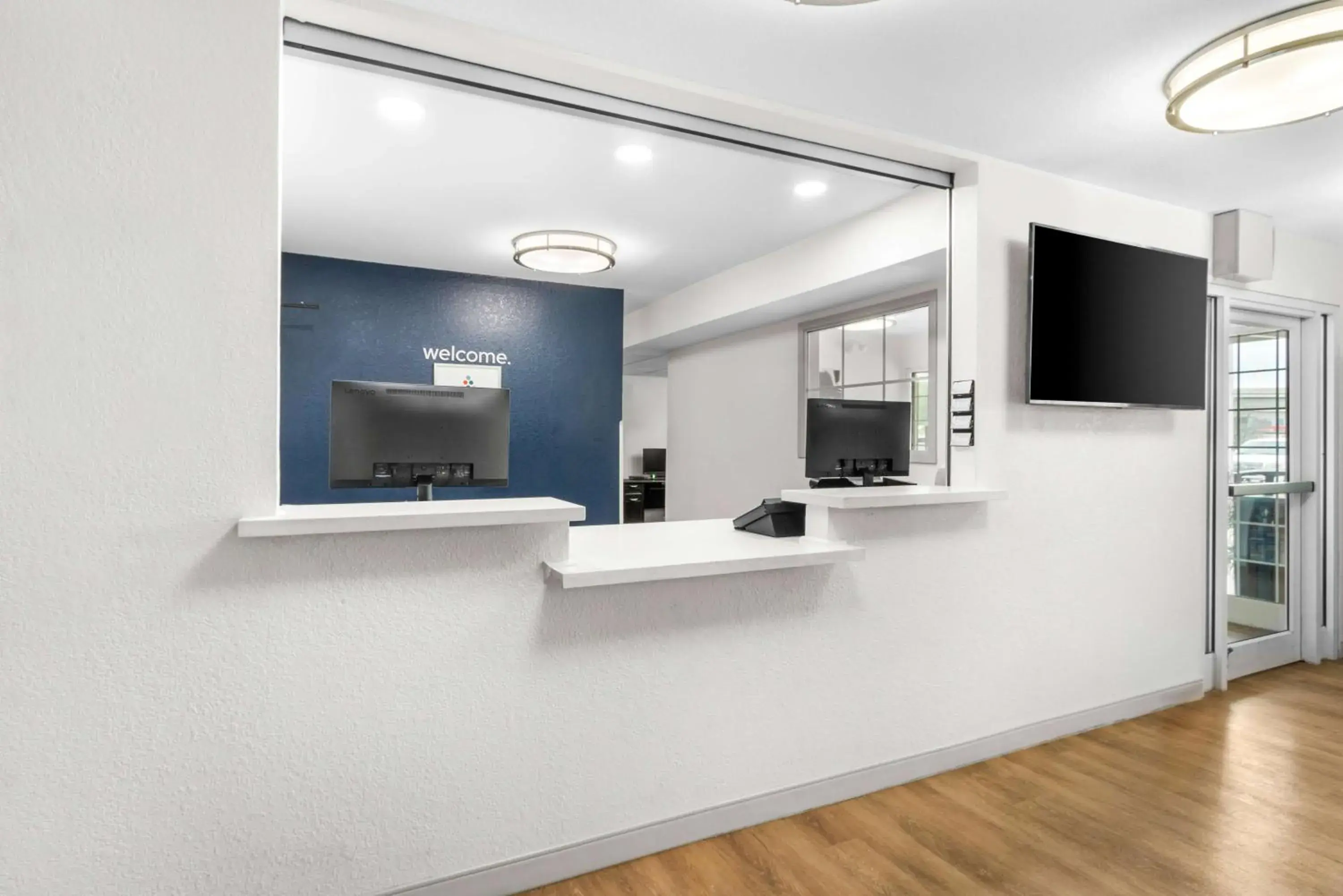 Lobby or reception in Sonesta Simply Suites Austin South Lobby or reception in Sonesta Simply Suites Austin South