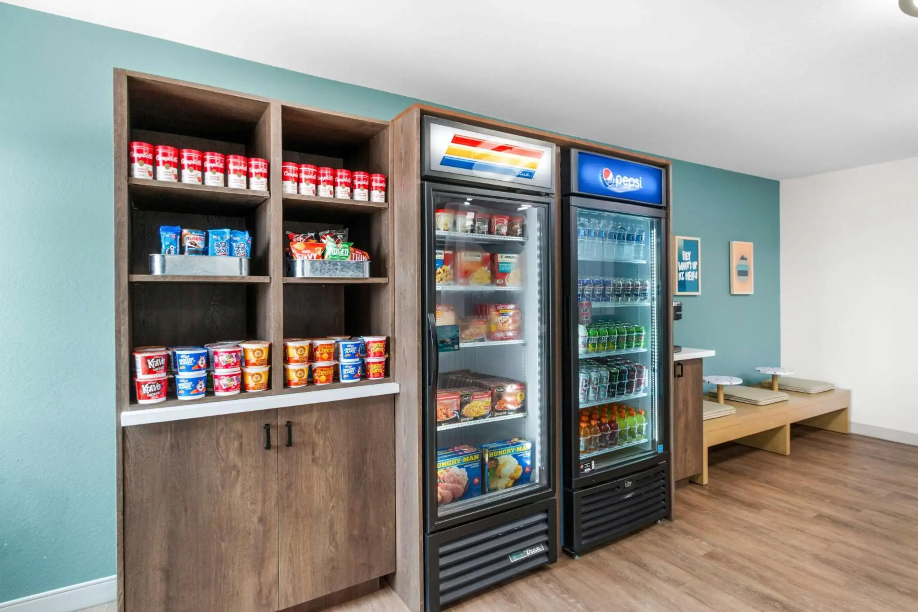 Food and drinks in Sonesta Simply Suites Austin South Food and drinks in Sonesta Simply Suites Austin South