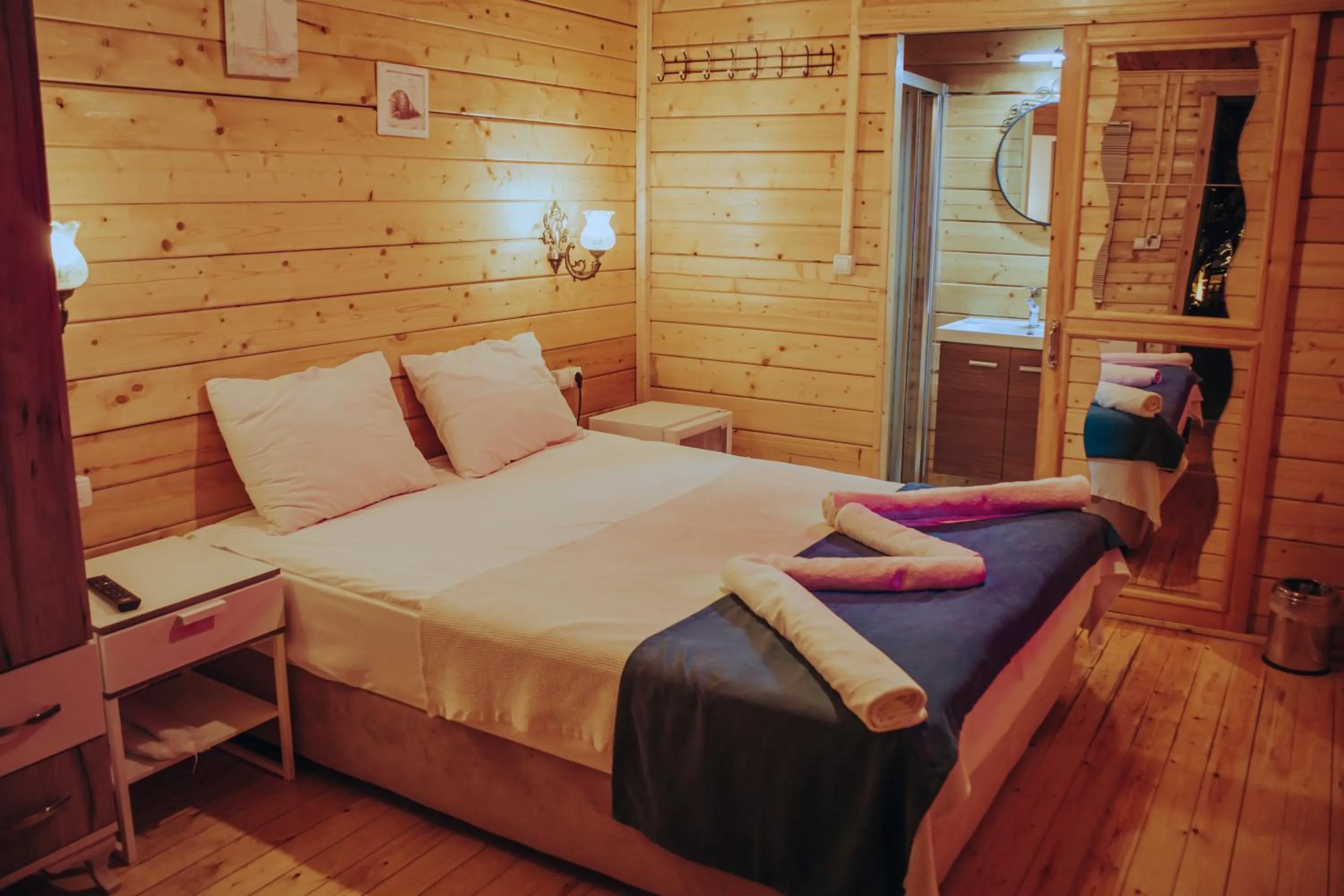 Photo of the whole room, Bed in Pirlanta Butik Hotel