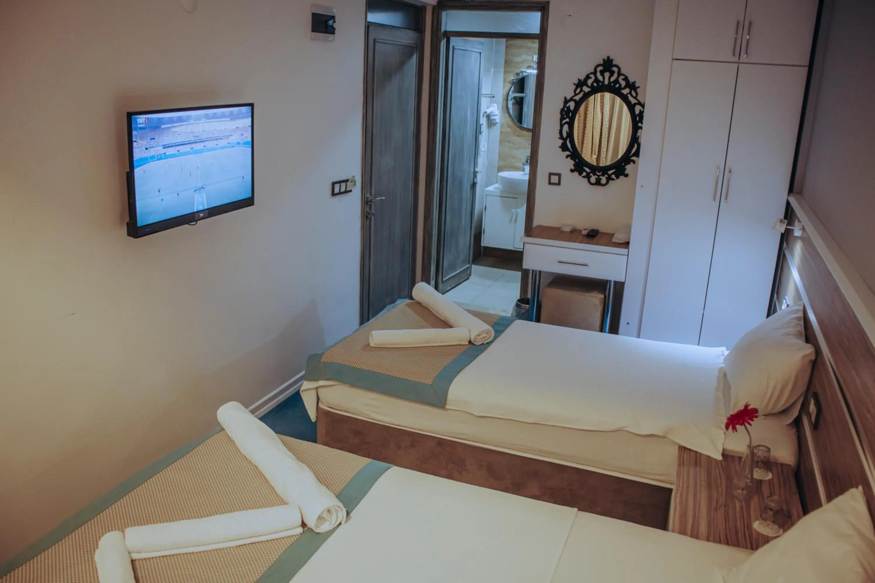 Photo of the whole room, Bed in Pirlanta Butik Hotel