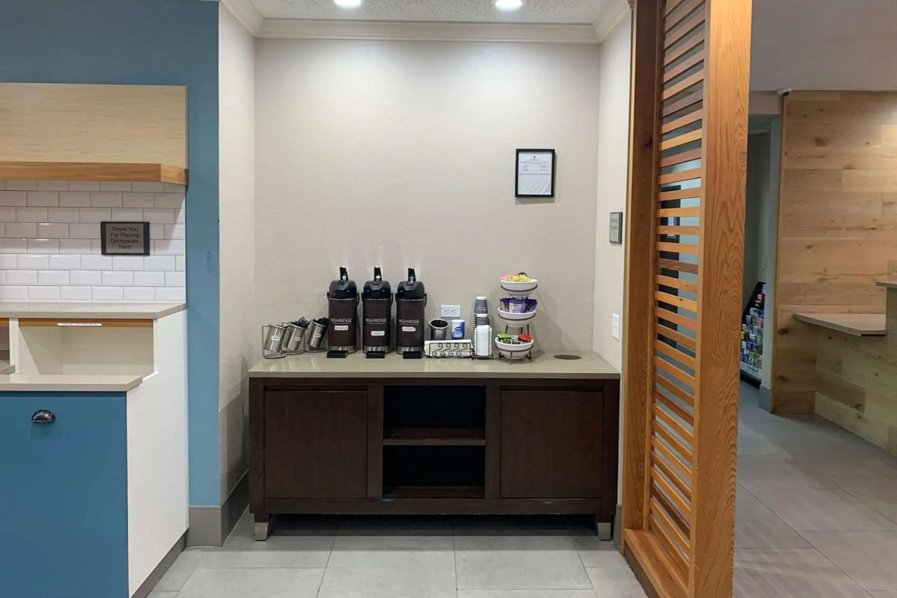 Breakfast in Country Inn & Suites by Radisson, Austin North Pflugerville , TX Breakfast in Country Inn & Suites by Radisson, Austin North Pflugerville , TX