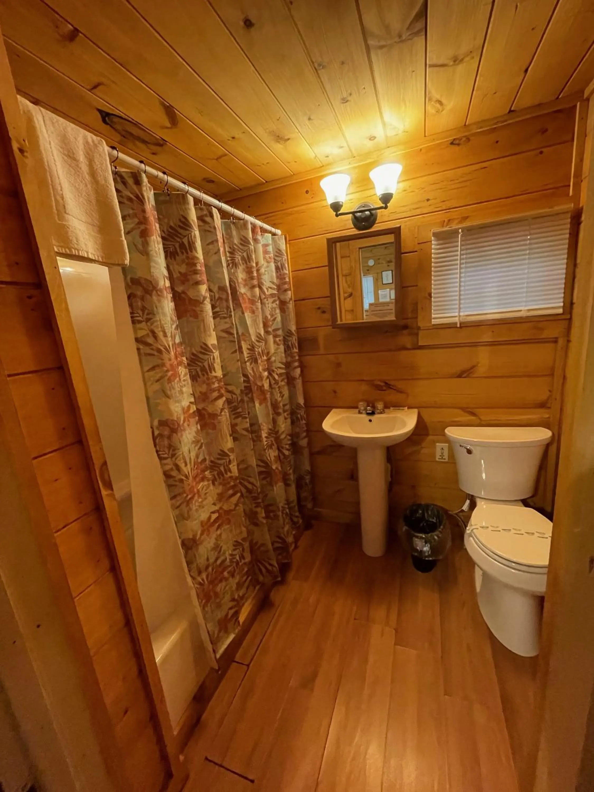 Bathroom in English Brook Cottages