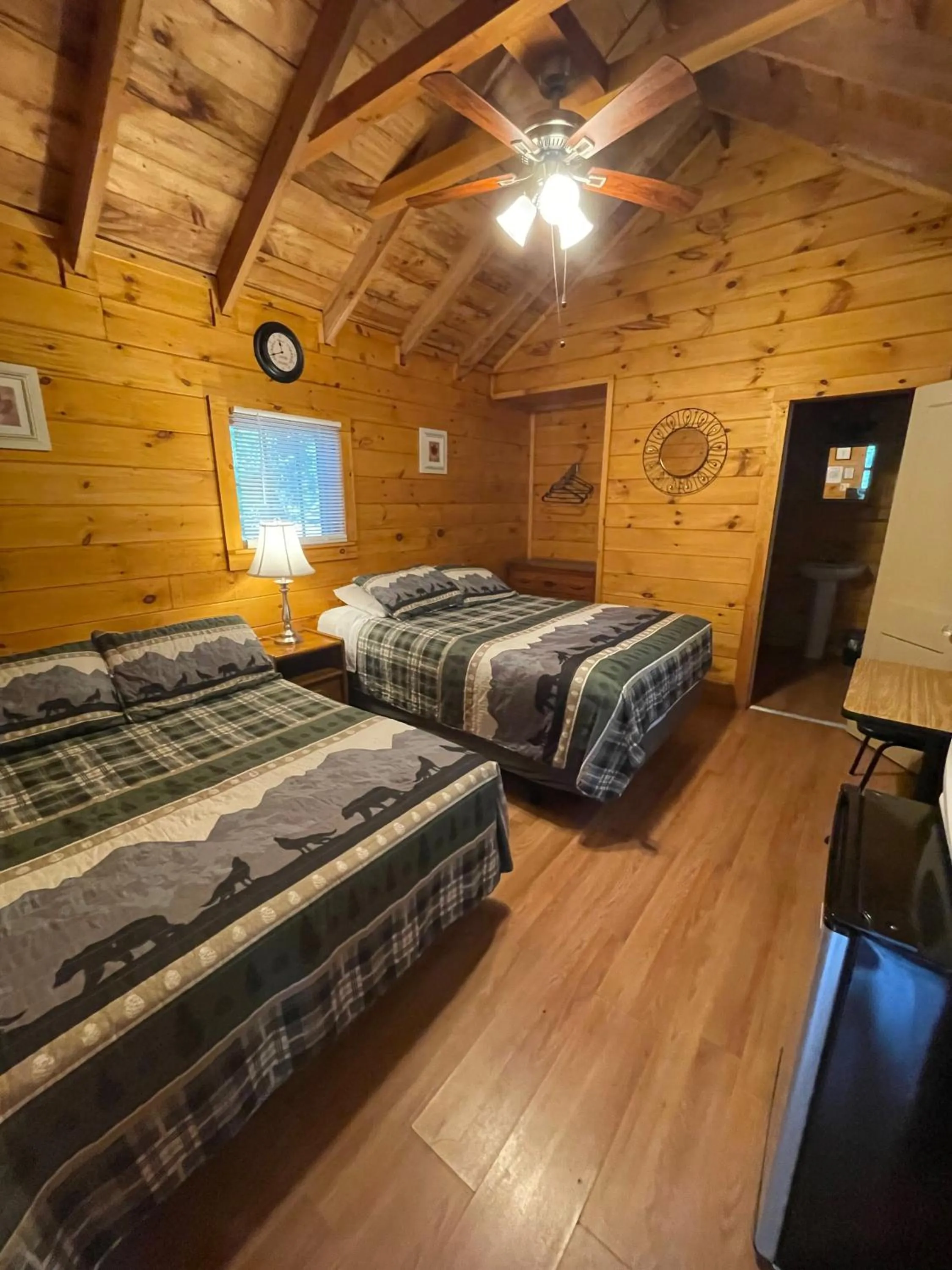 Photo of the whole room, Bed in English Brook Cottages
