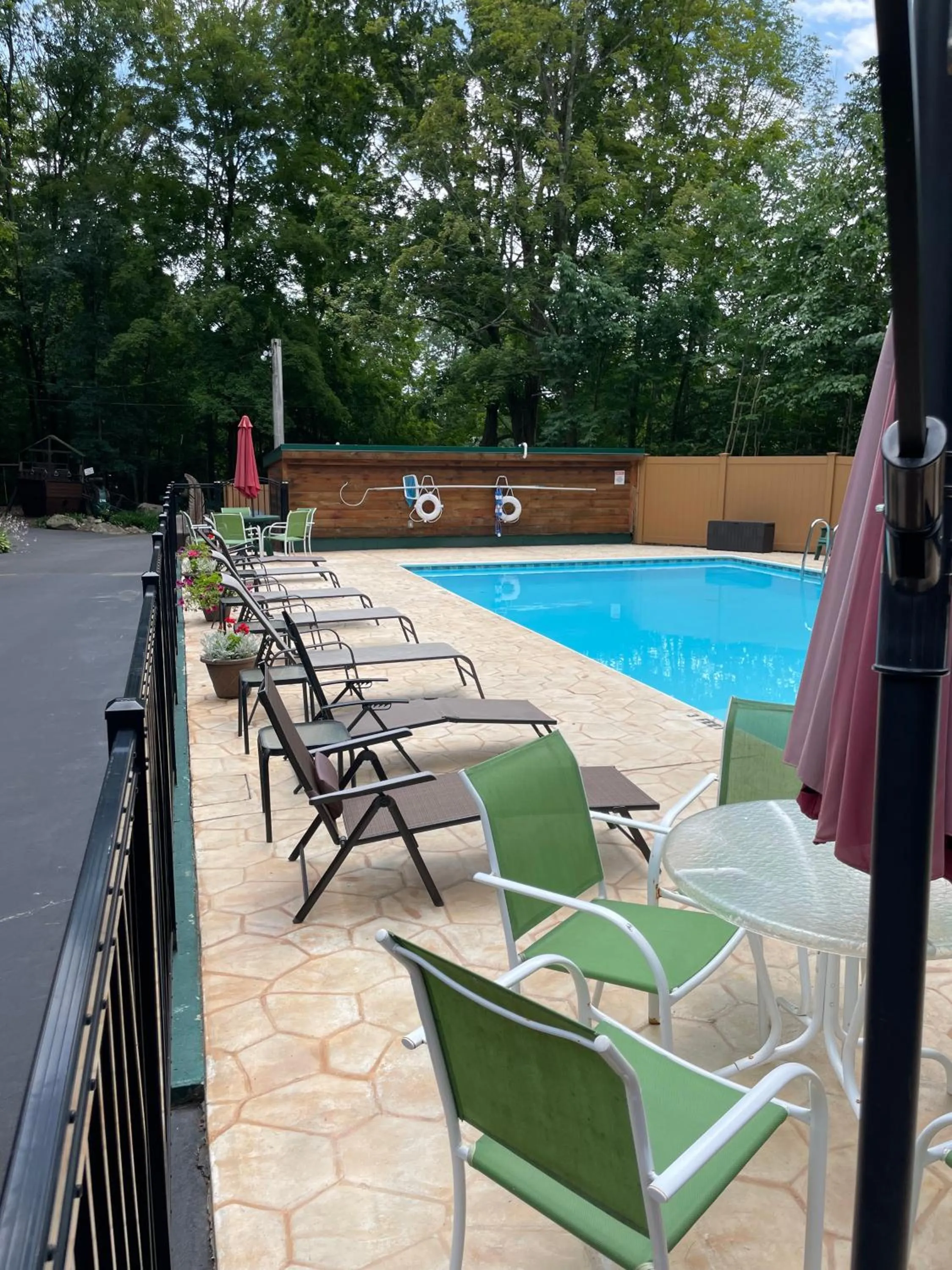 Swimming pool in English Brook Cottages