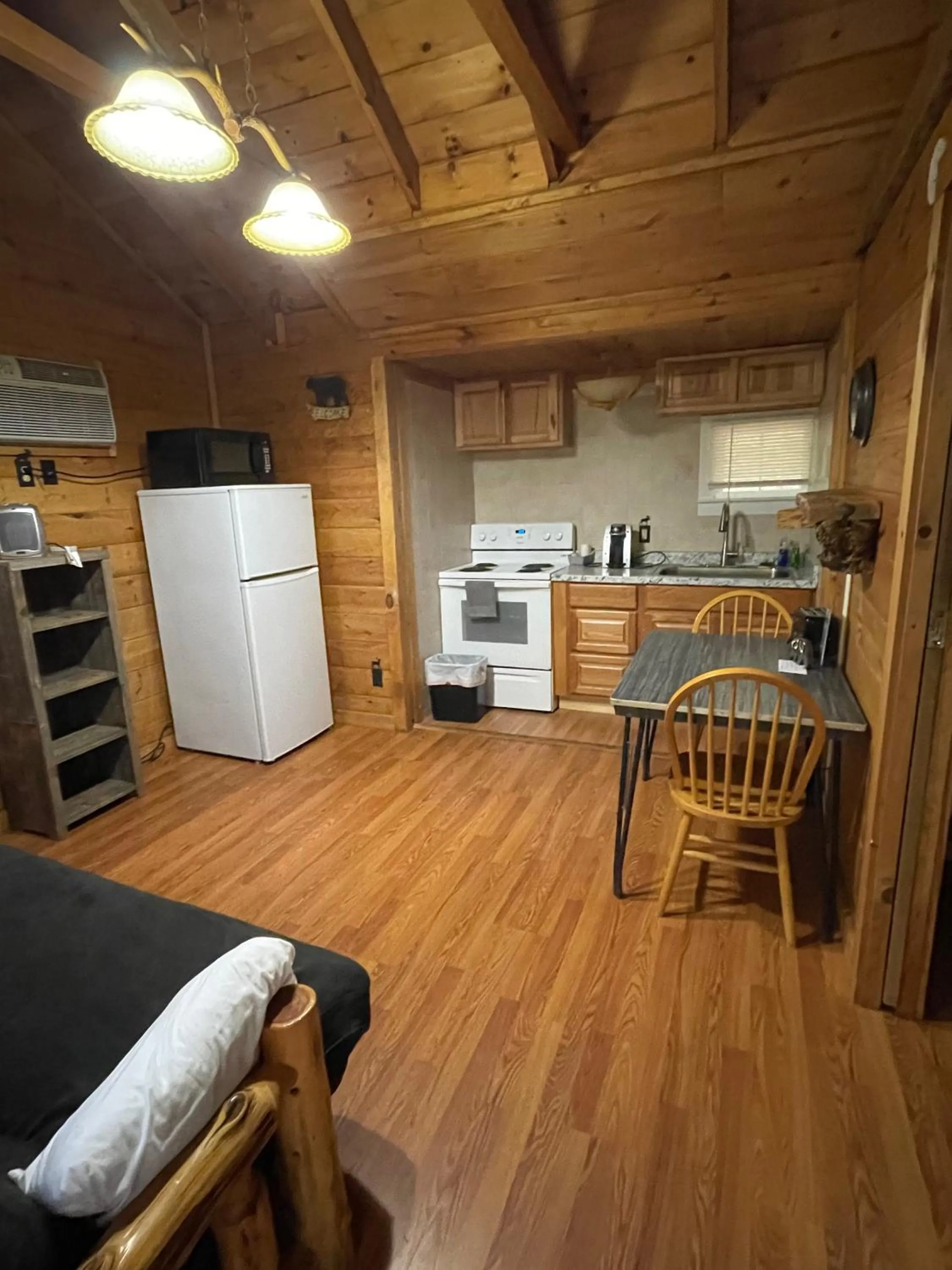 Kitchen or kitchenette in English Brook Cottages