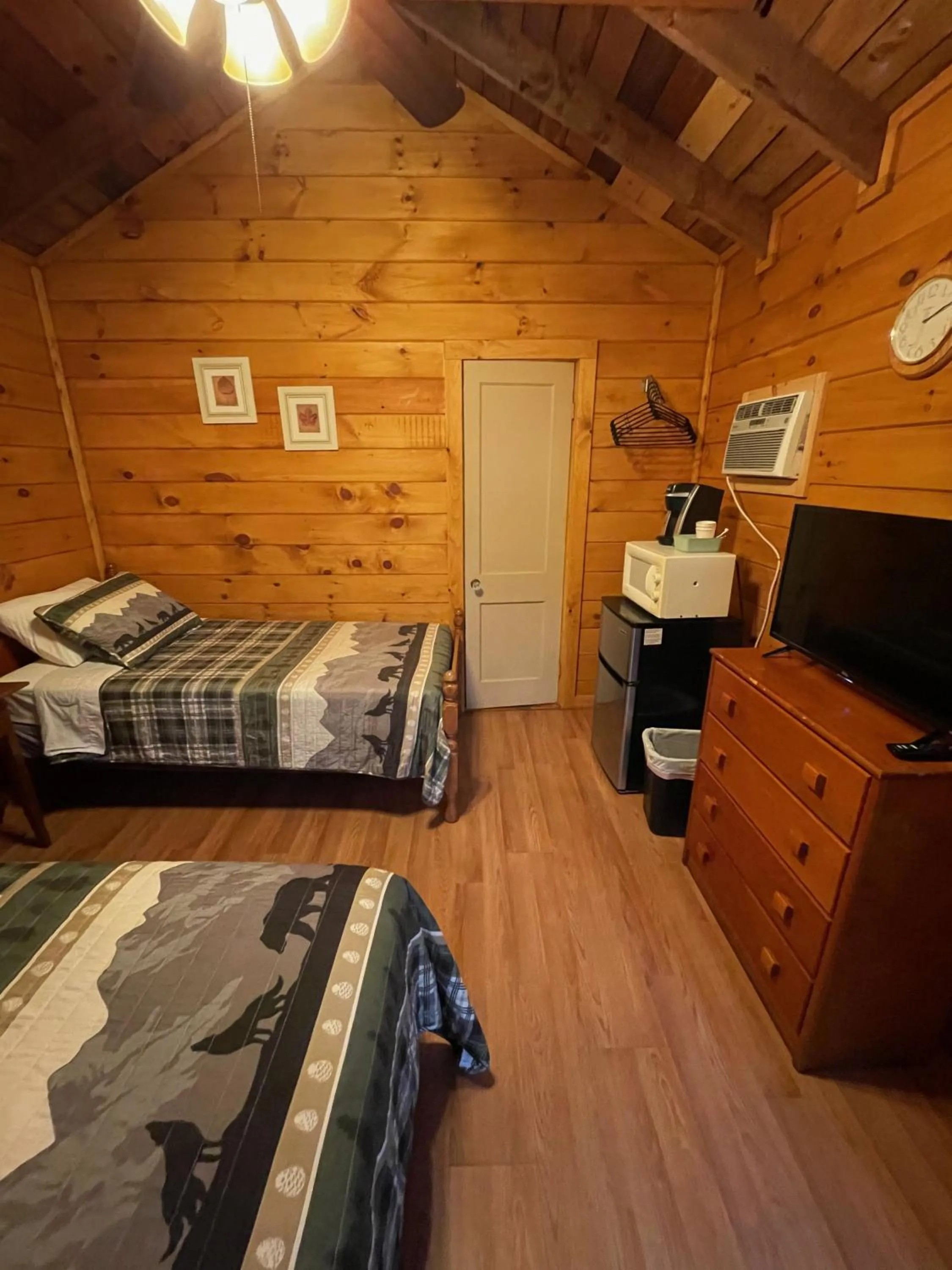 TV and multimedia, Bed in English Brook Cottages