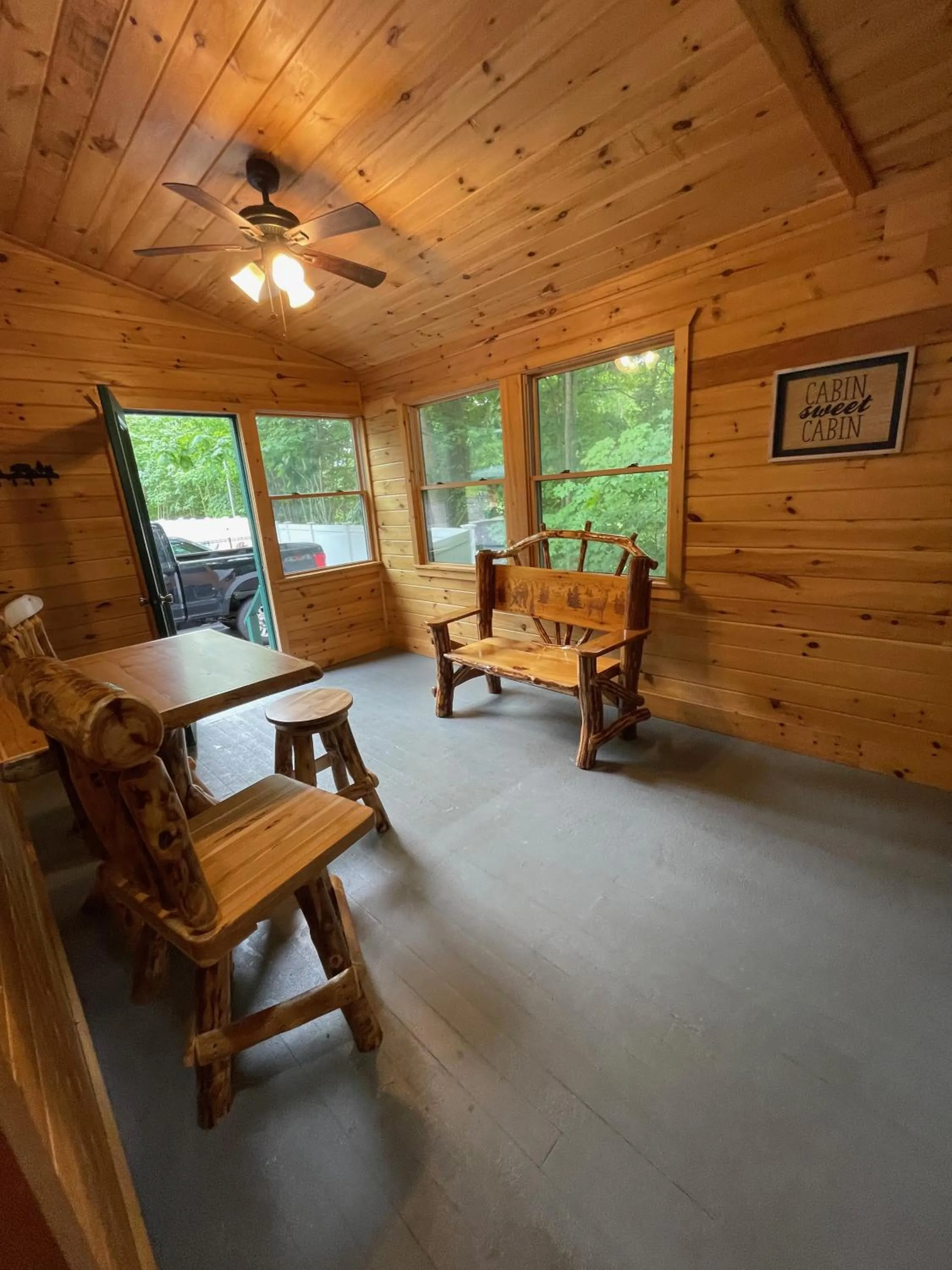 Dining area in English Brook Cottages
