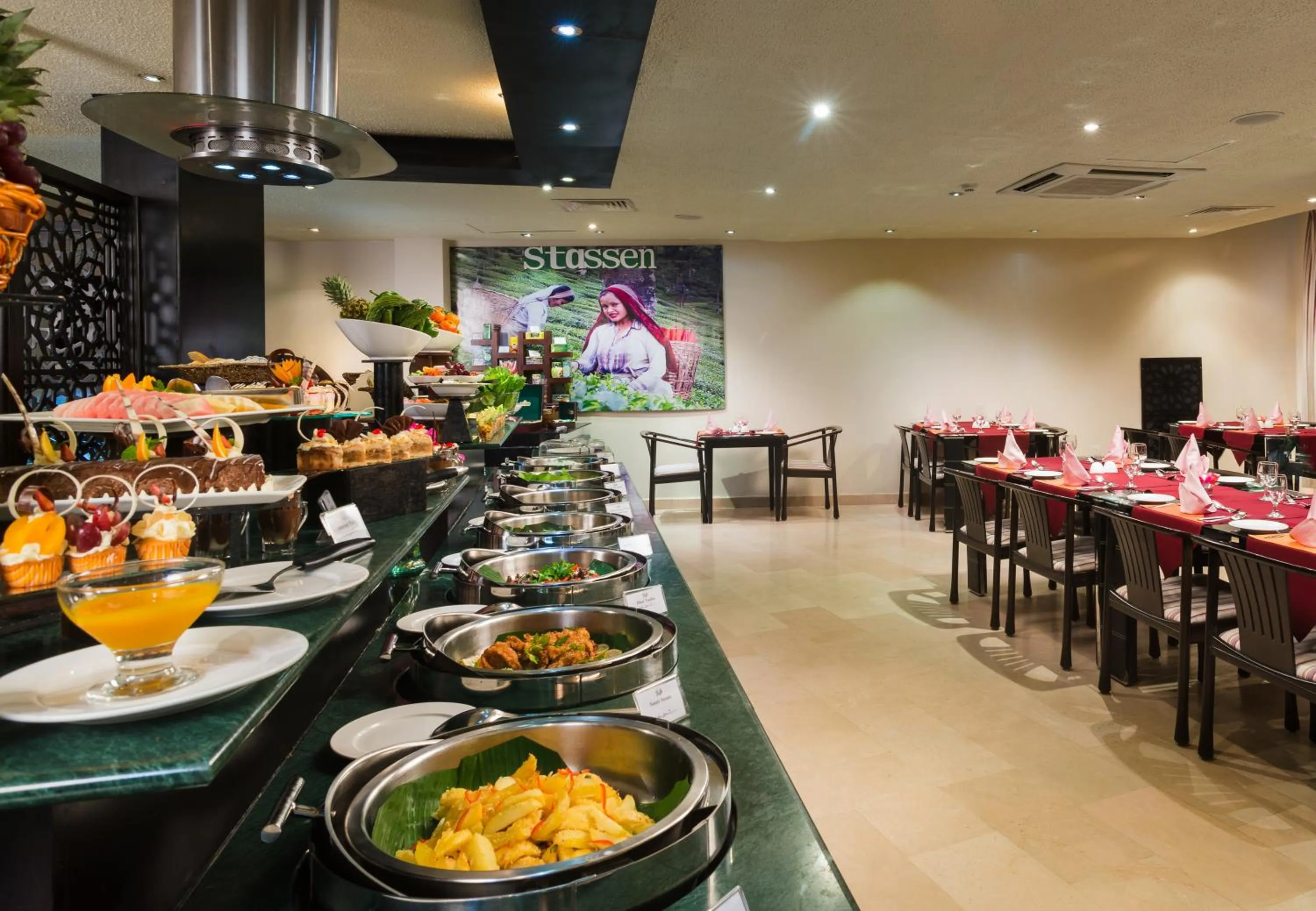 Restaurant/places to eat in Al Wadi Hotel
