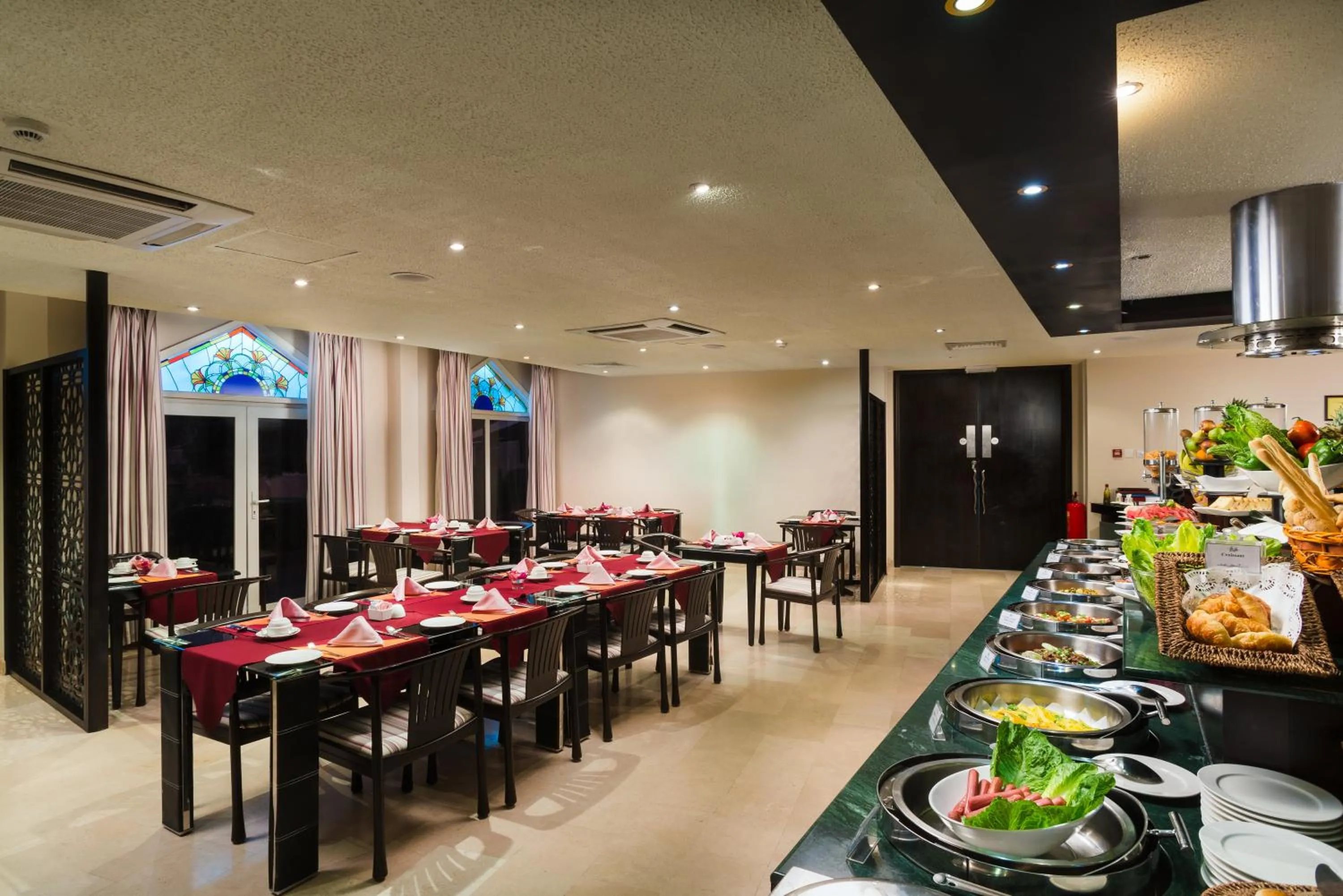 Restaurant/places to eat in Al Wadi Hotel