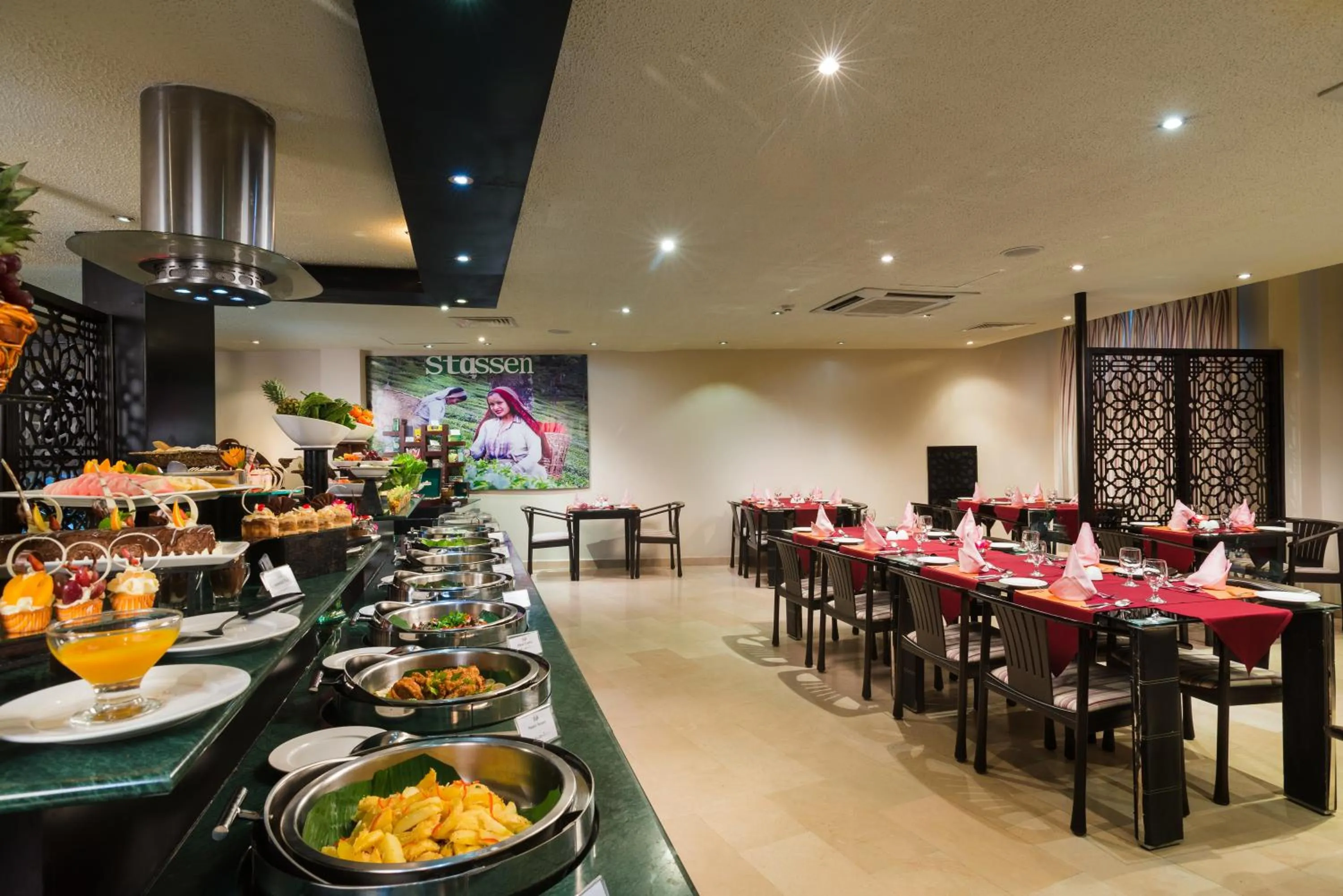 Restaurant/places to eat in Al Wadi Hotel
