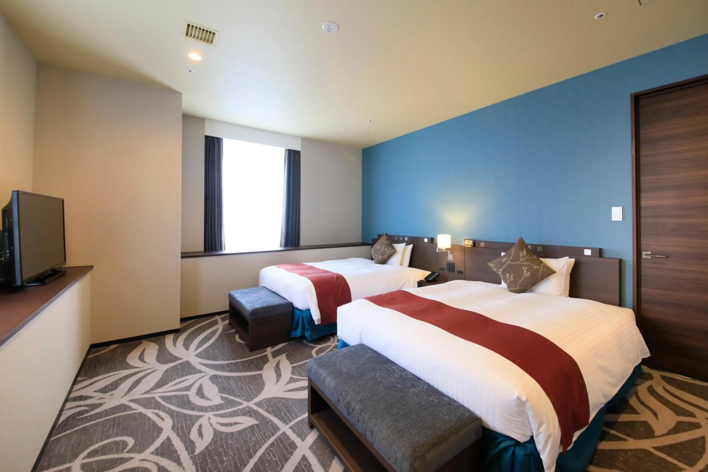 Photo of the whole room, Bed in Hotel La Raison Osaka