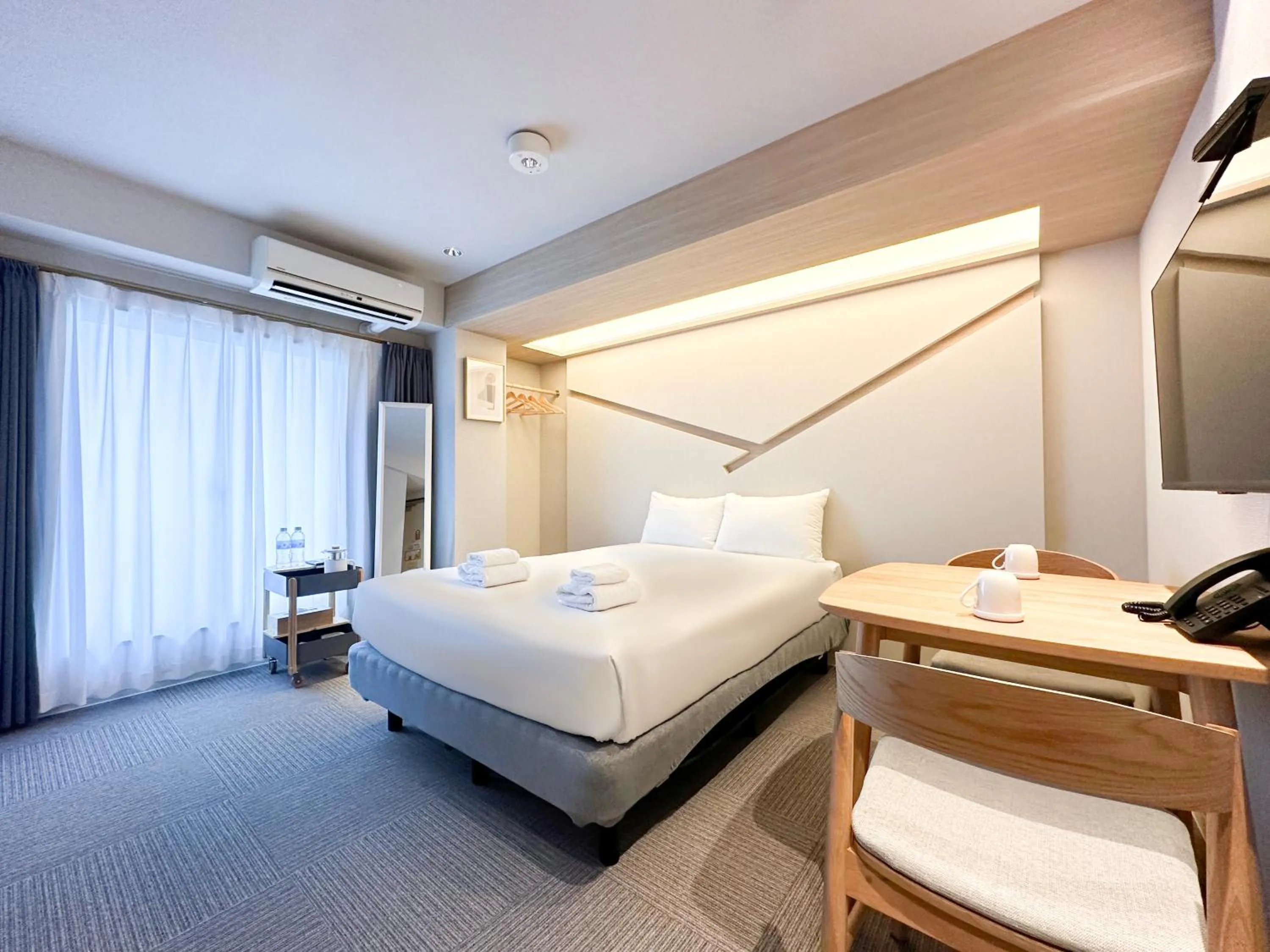 Photo of the whole room, Bed in Osaka Ebisu Hotel