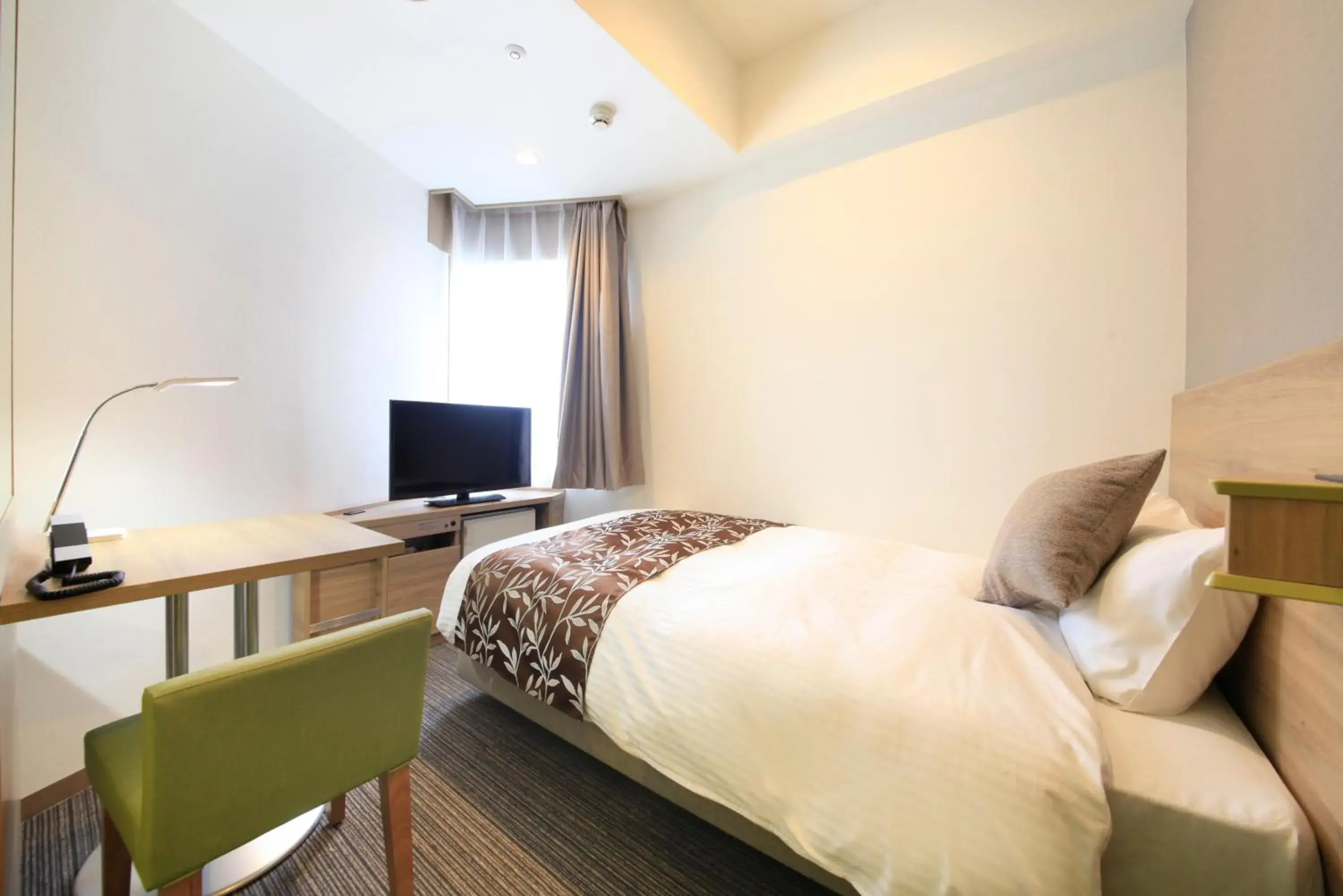 Photo of the whole room, Bed in Hotel Sunshine Utsunomiya Photo of the whole room, Bed in Hotel Sunshine Utsunomiya