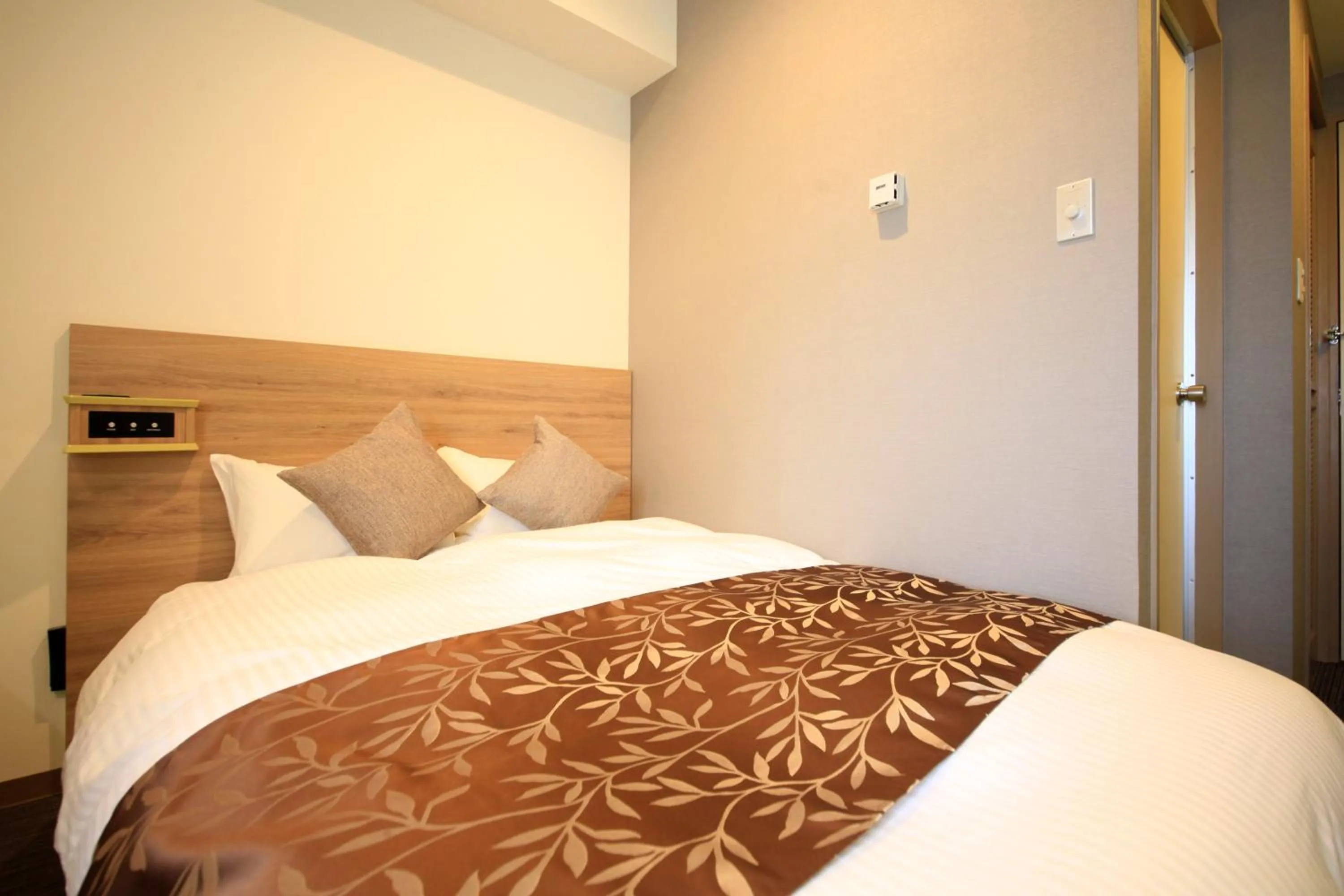 Photo of the whole room, Bed in Hotel Sunshine Utsunomiya