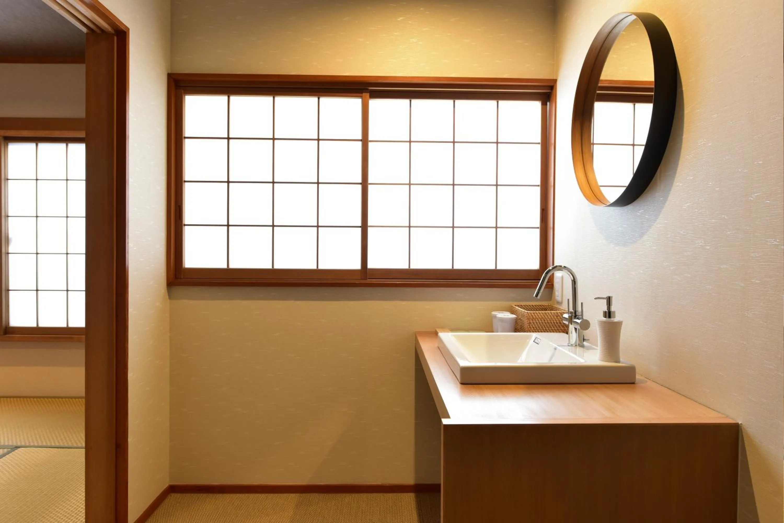 Photo of the whole room in Hinatamikan