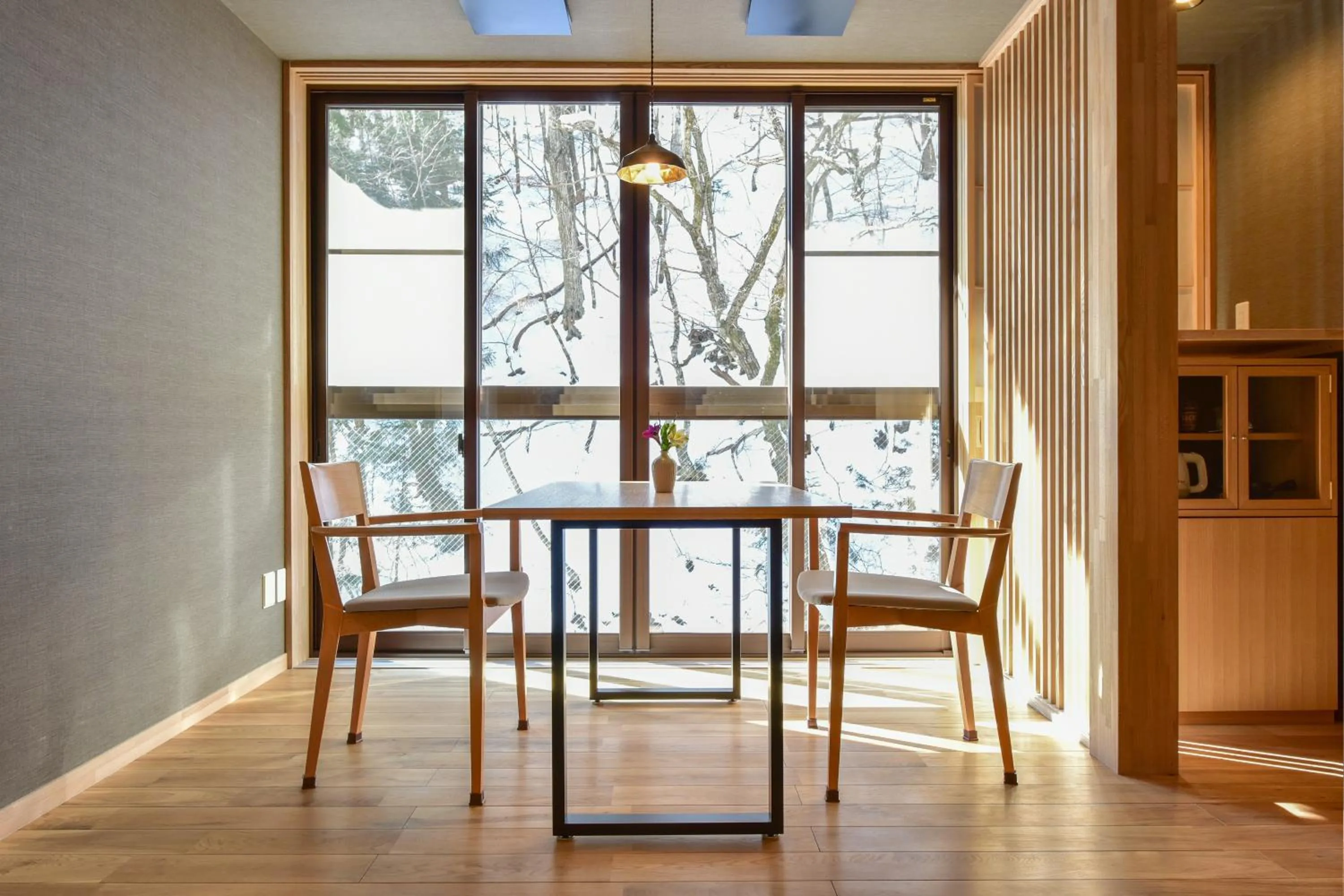 Photo of the whole room in Hinatamikan