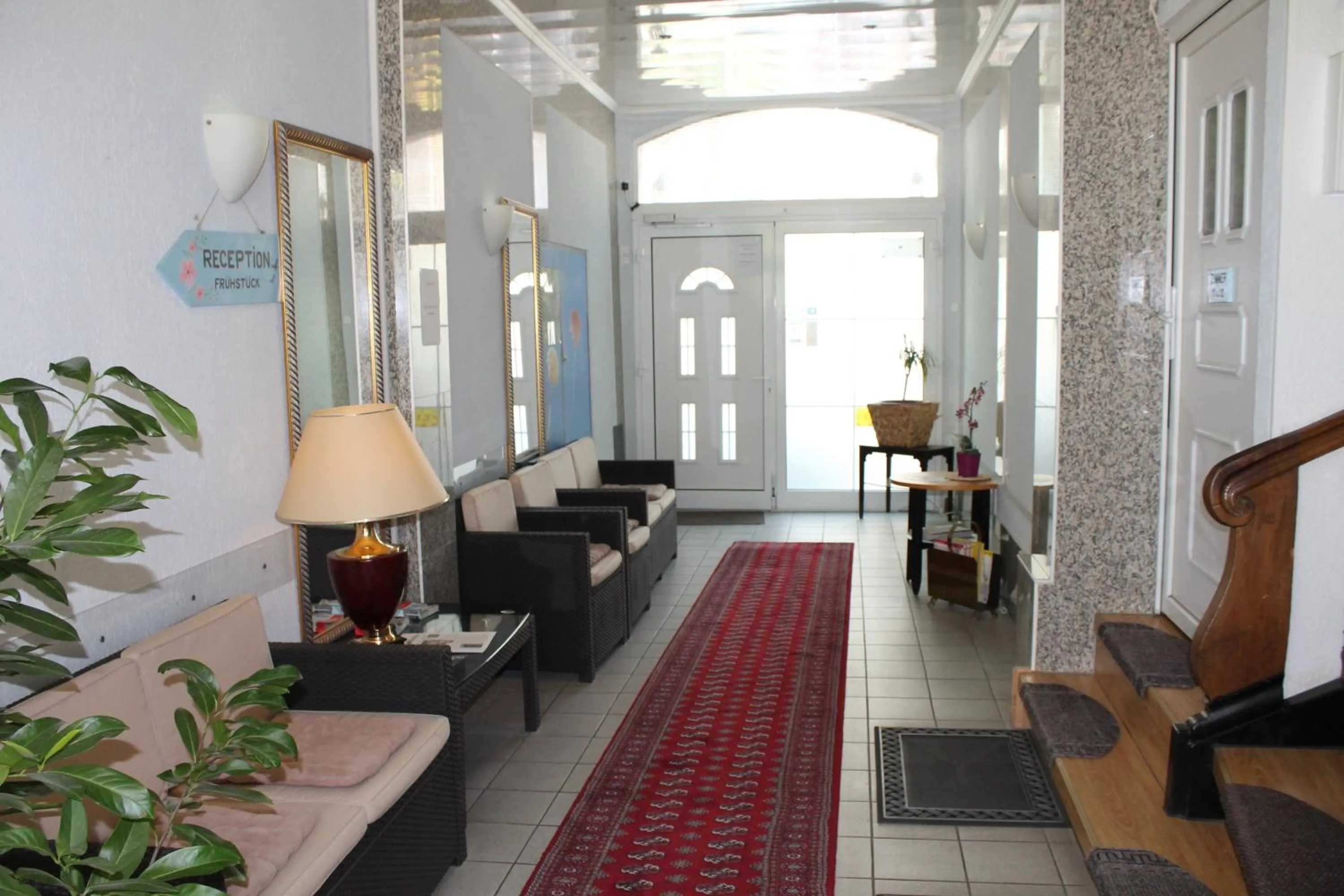 Lobby or reception in Pension Central Nuernberg-Fuerth