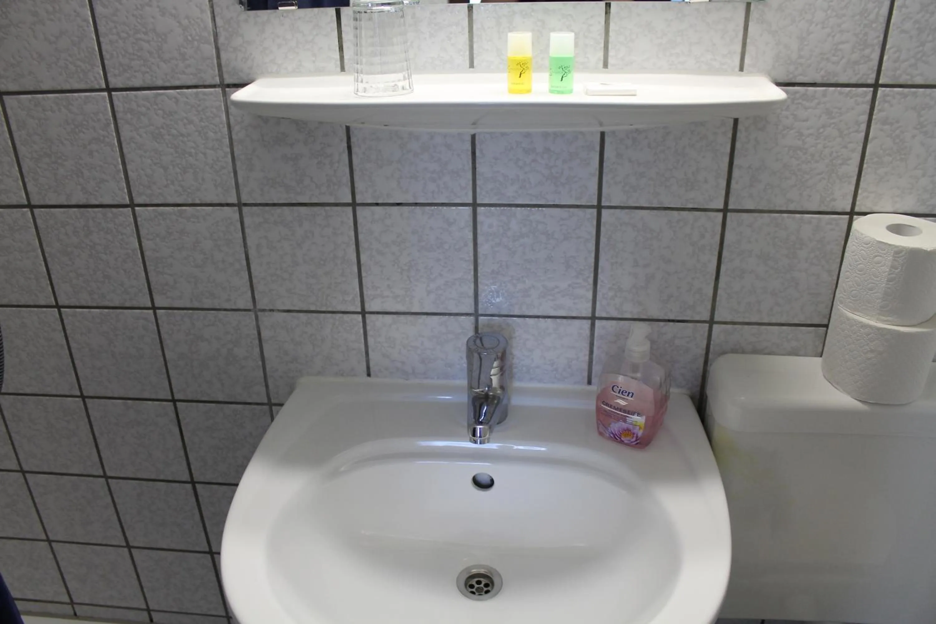 Twin Room in Pension Central Nuernberg-Fuerth