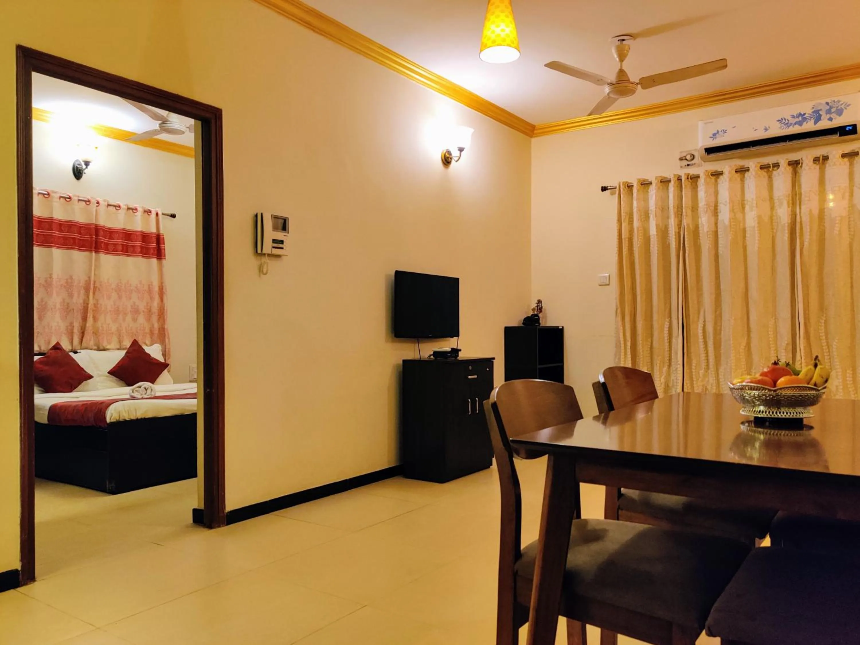 Dining area, Bed in Ivy Retreat Apartments, Baga, Goa