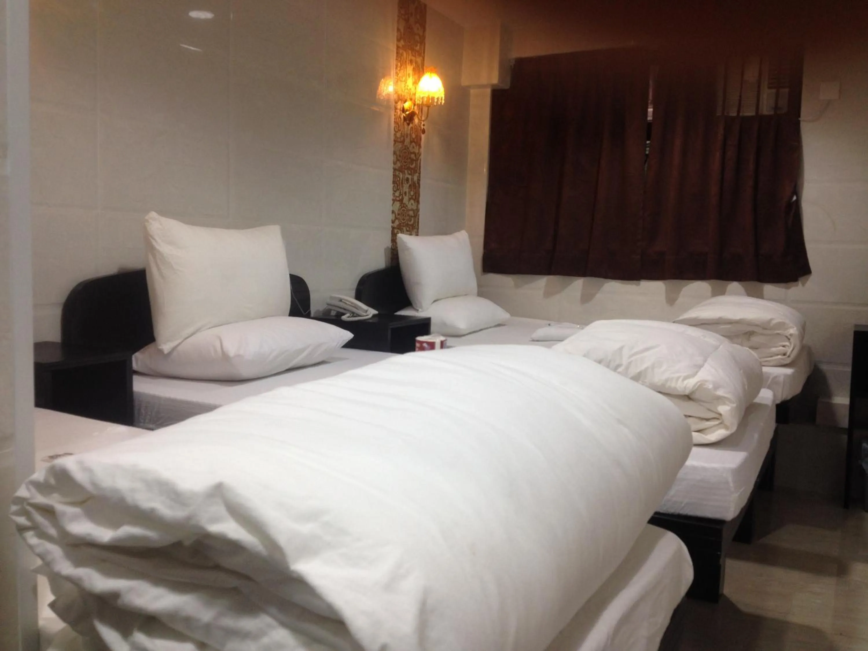 Bed in Manhattan Guesthouse