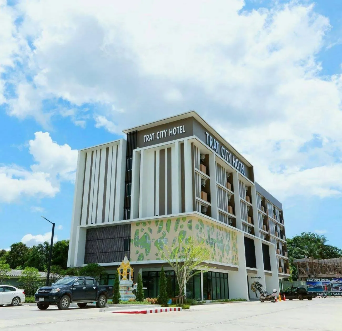 Property building in Trat City Hotel