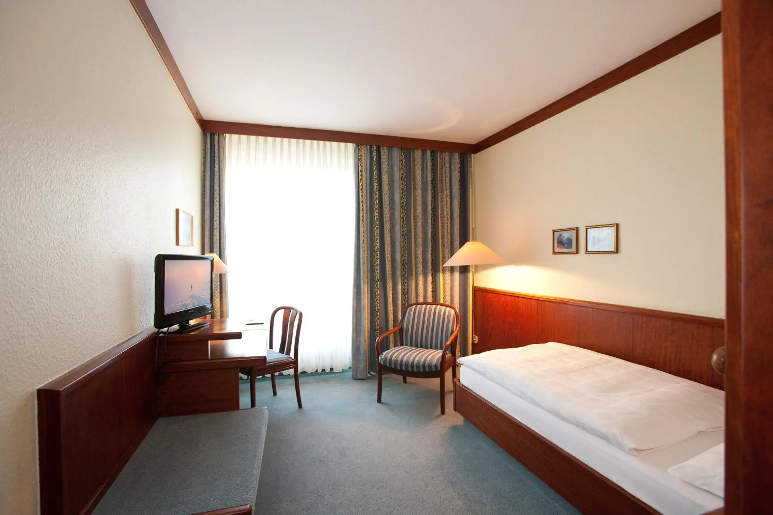 Classic Single Room - single occupancy in Leine Hotel Classic Single Room - single occupancy in Leine Hotel