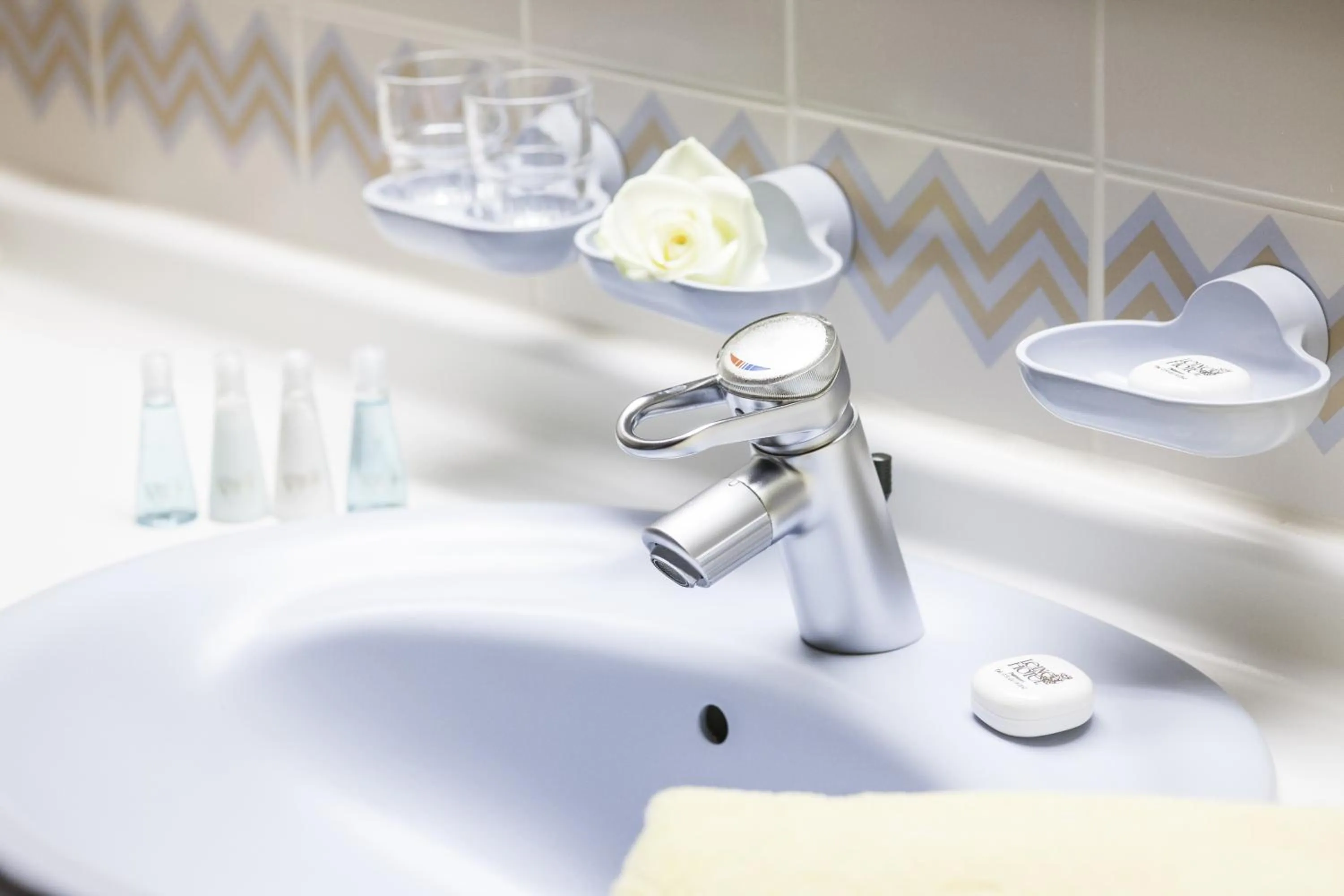 Bathroom in Leine Hotel