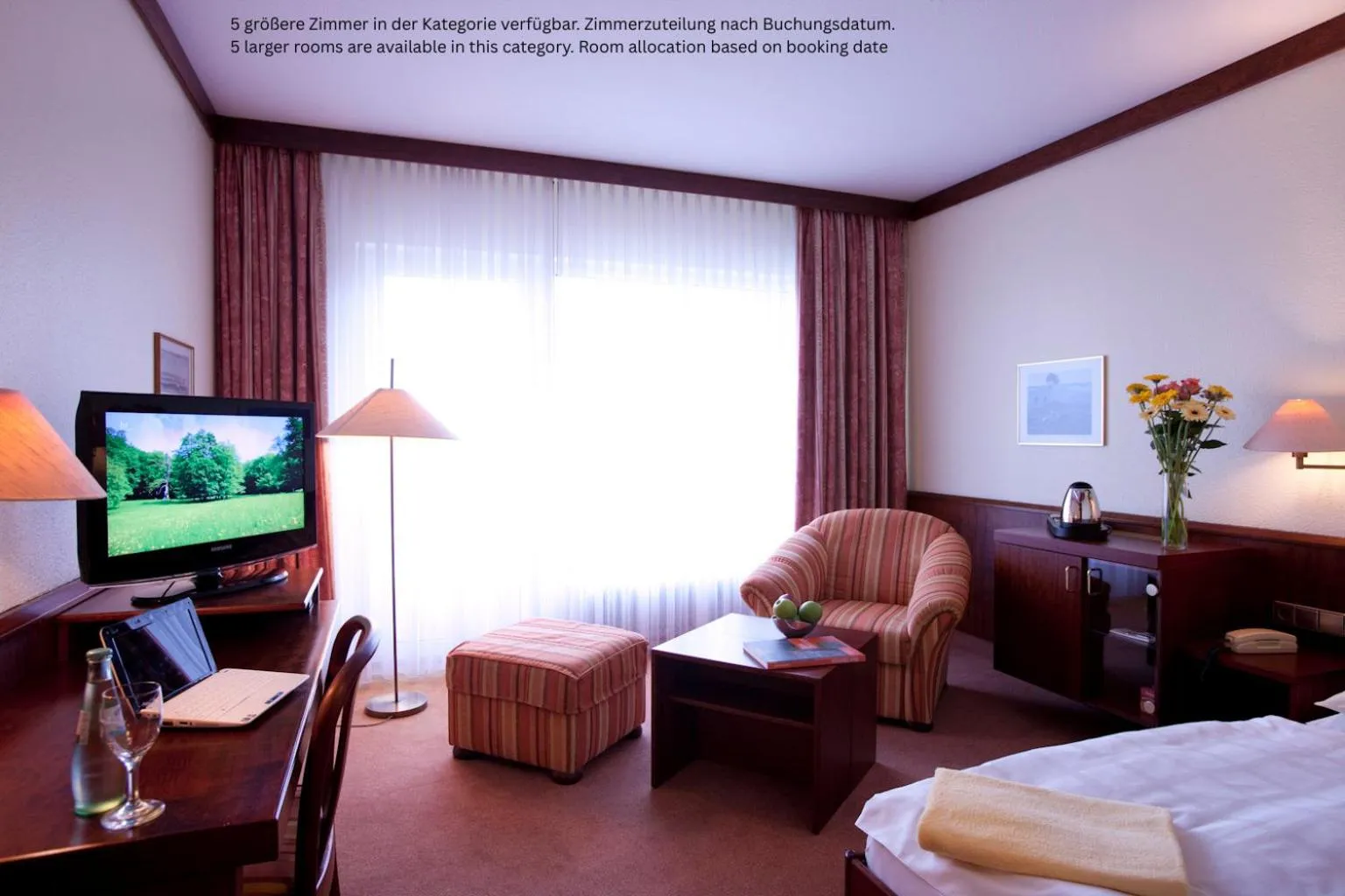 Photo of the whole room, Bed in Leine Hotel