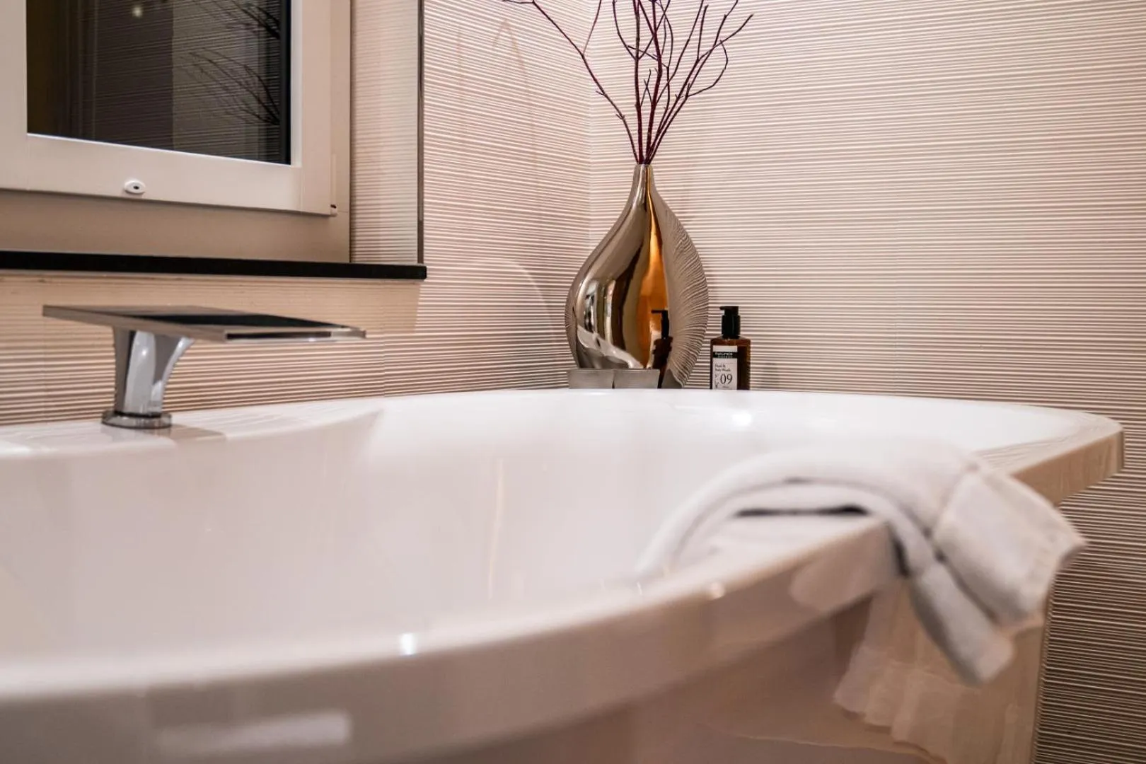 Bath in Hotel Allalin Saas-Fee