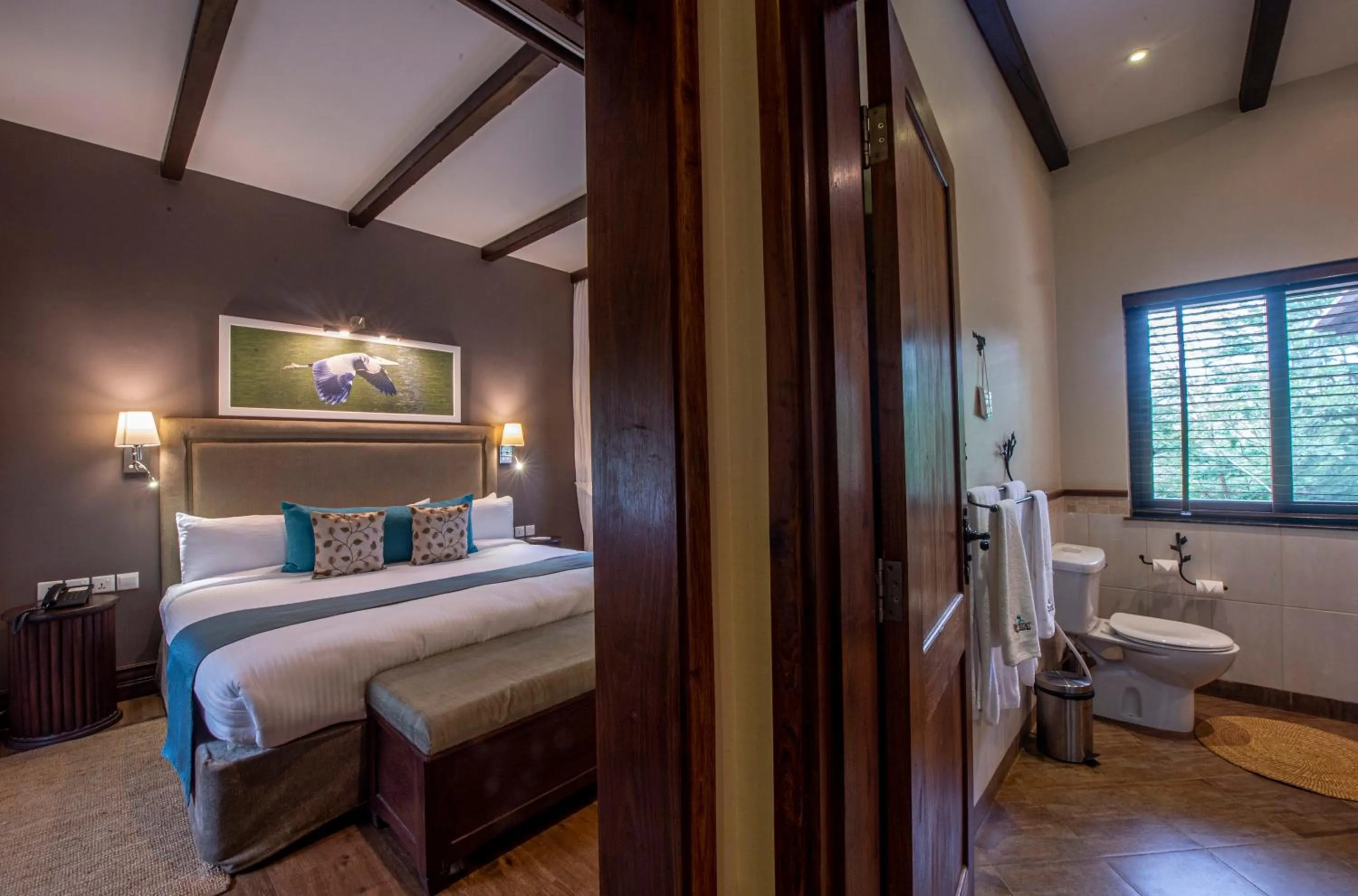 Toilet, Bed in The Retreat at Ngorongoro