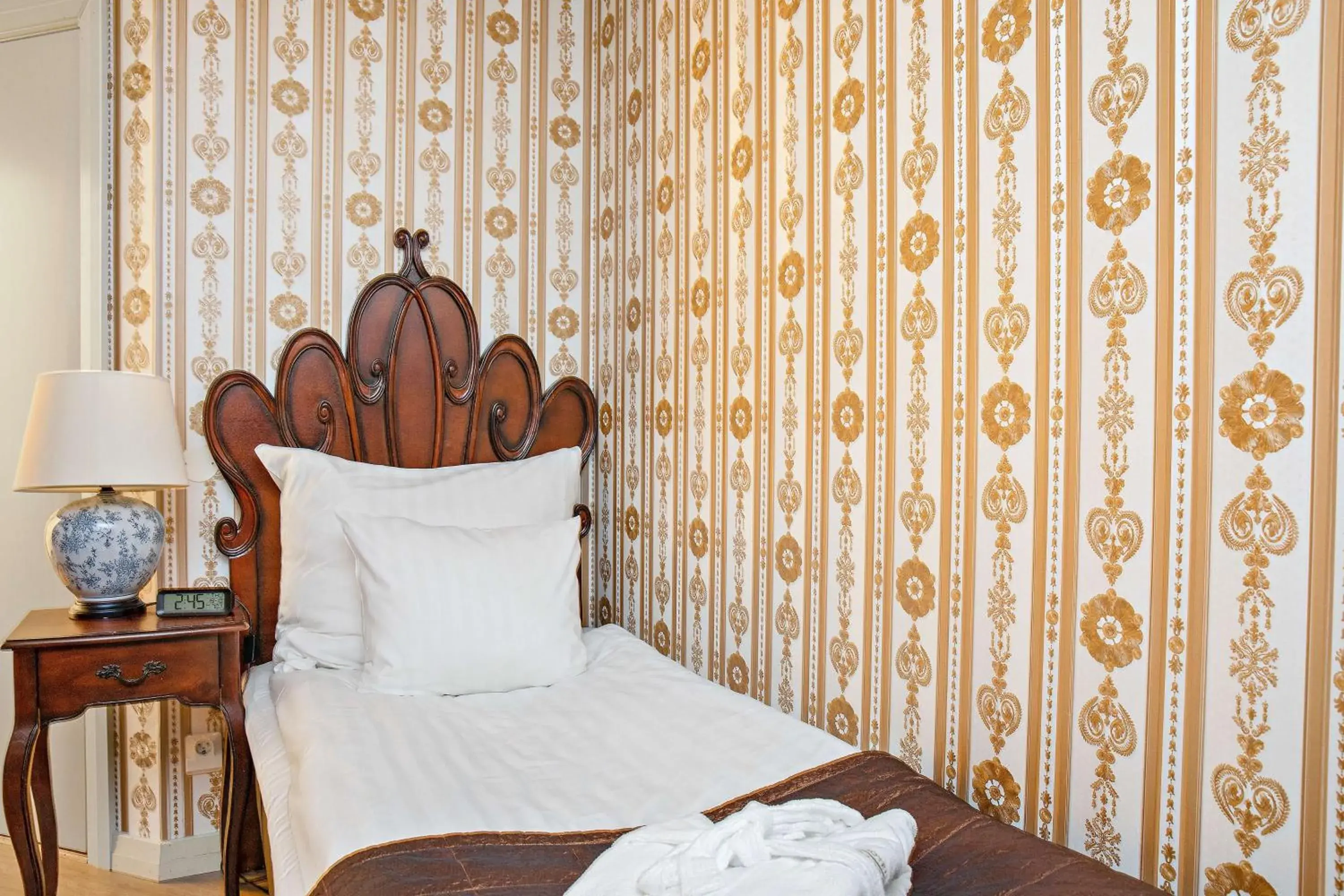 Bedroom, Bed in Best Western Hotel Gamla Teatern Bedroom, Bed in Best Western Hotel Gamla Teatern