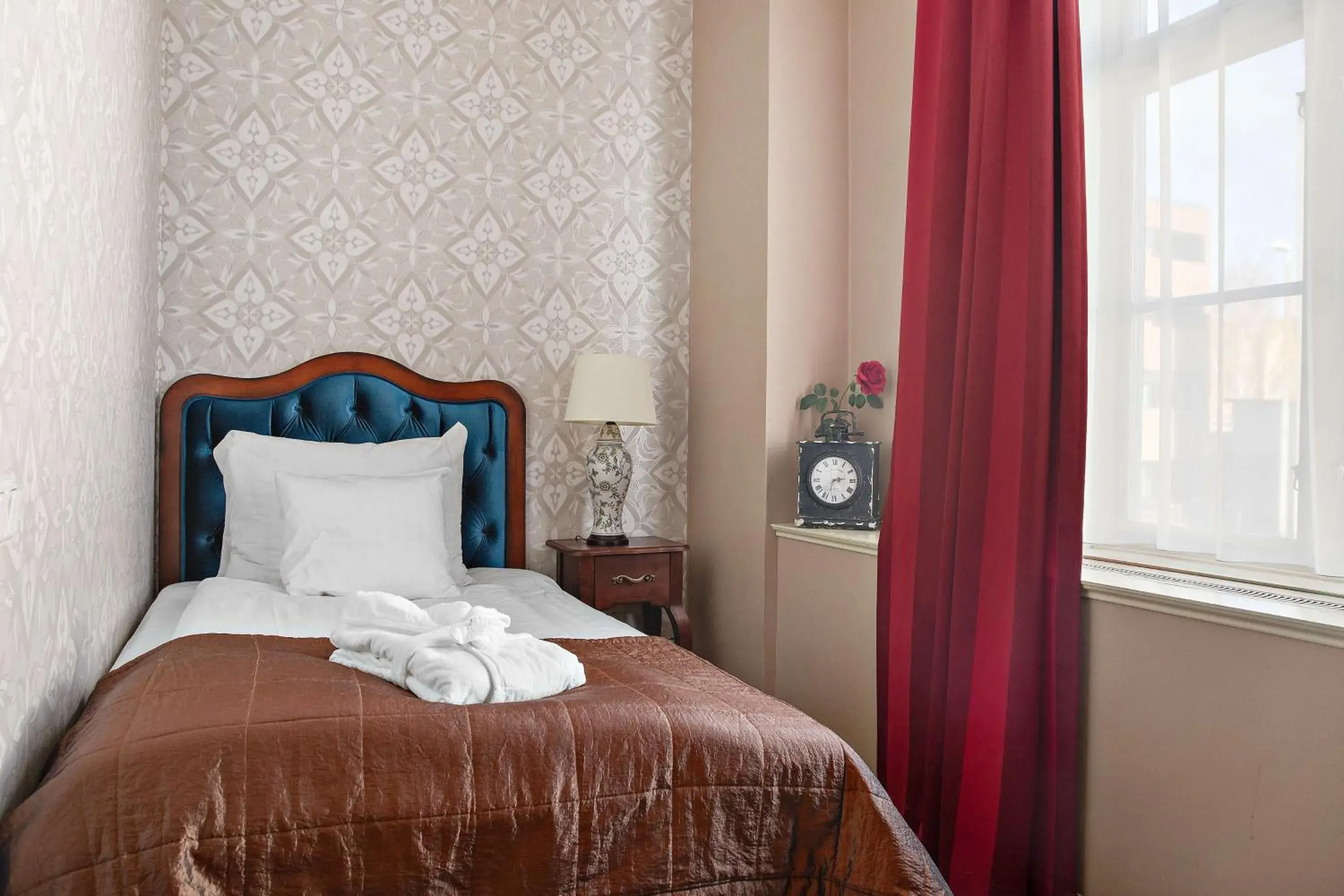 Bedroom, Bed in Best Western Hotel Gamla Teatern Bedroom, Bed in Best Western Hotel Gamla Teatern