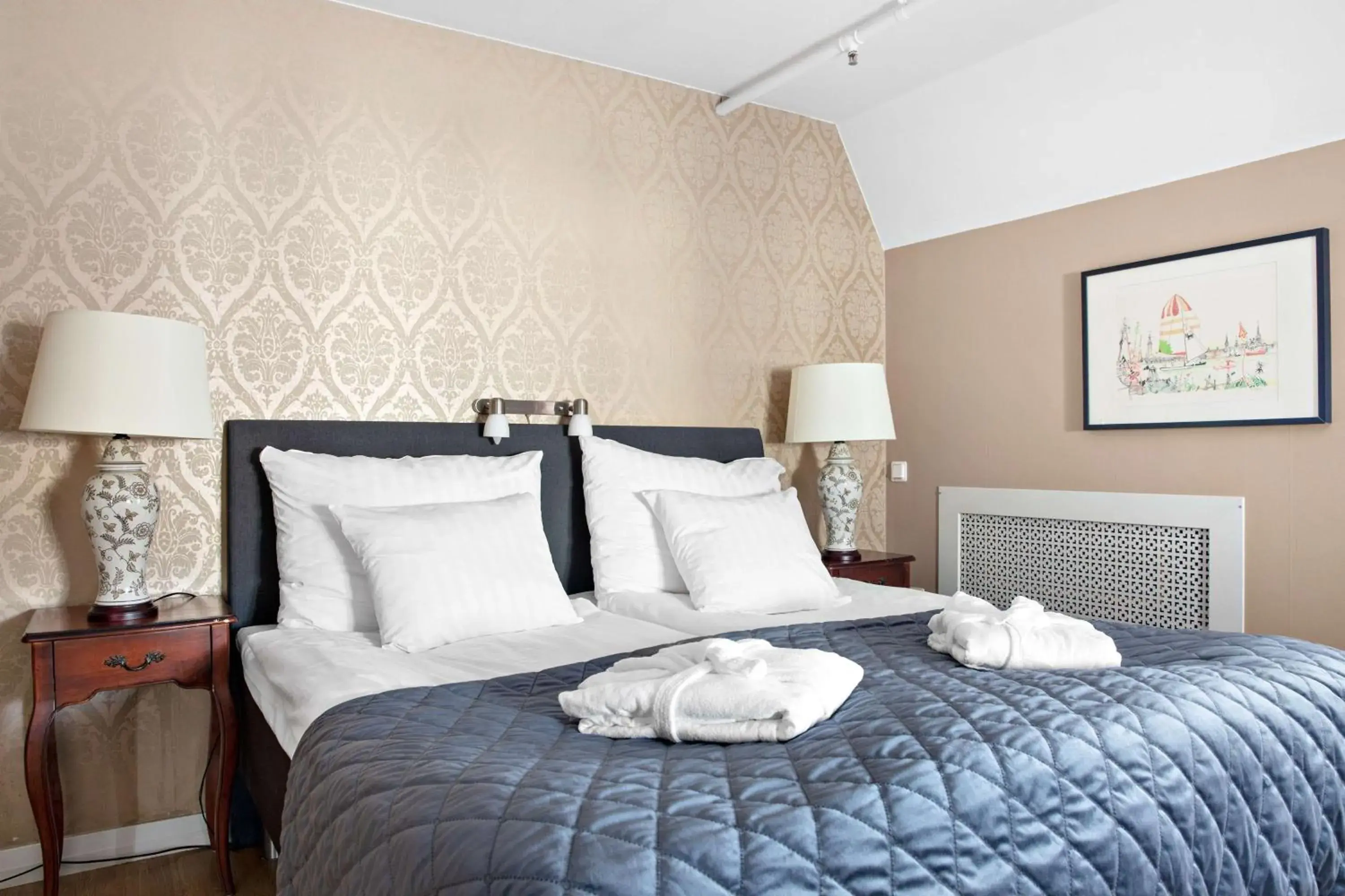 Bedroom, Bed in Best Western Hotel Gamla Teatern Bedroom, Bed in Best Western Hotel Gamla Teatern