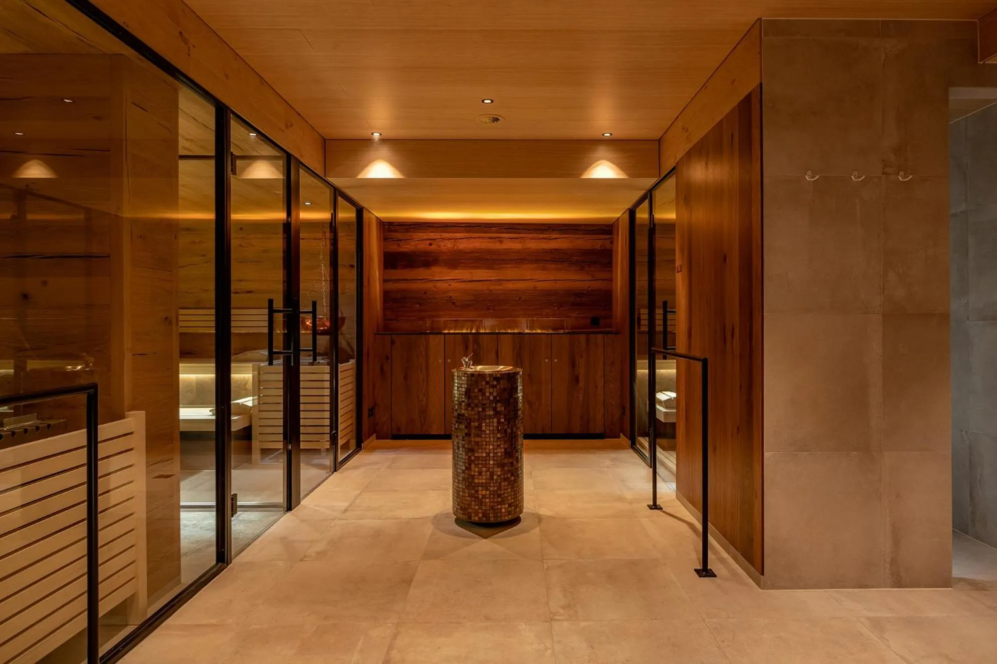 Shower in Hotel Pollux