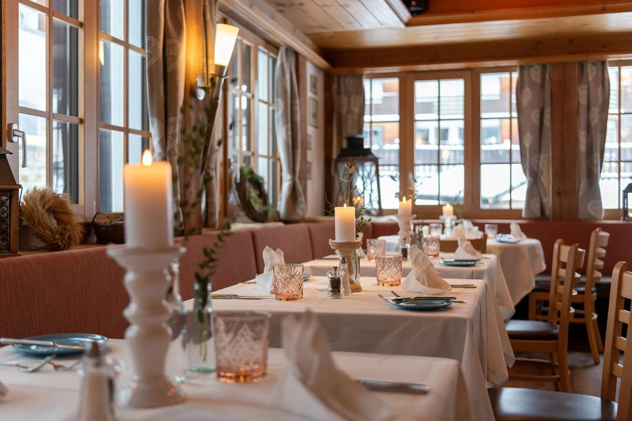 Restaurant/places to eat in Hotel Pollux