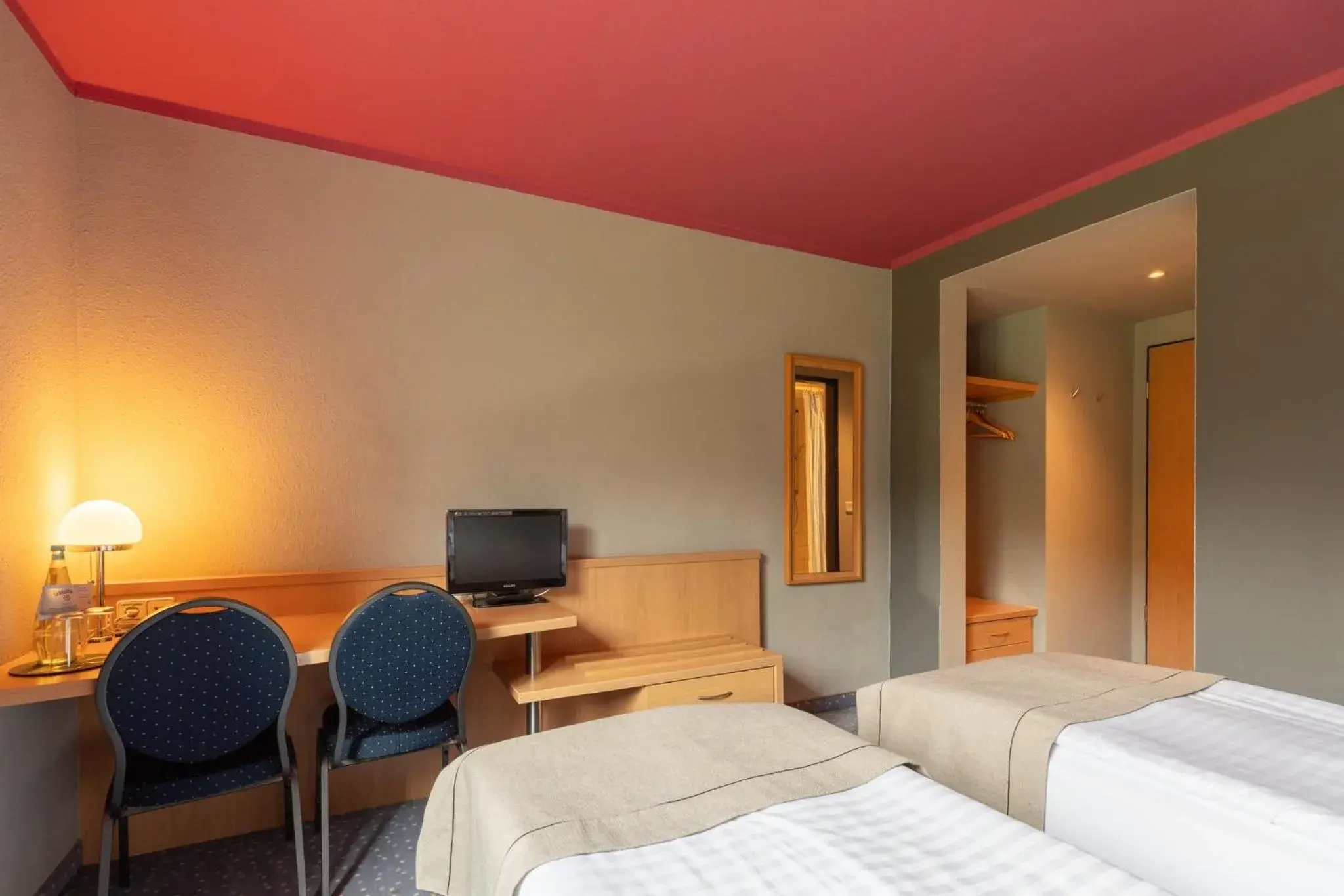 Photo of the whole room, Bed in Garner Hotel Cottbus Süd by IHG Photo of the whole room, Bed in Garner Hotel Cottbus Süd by IHG