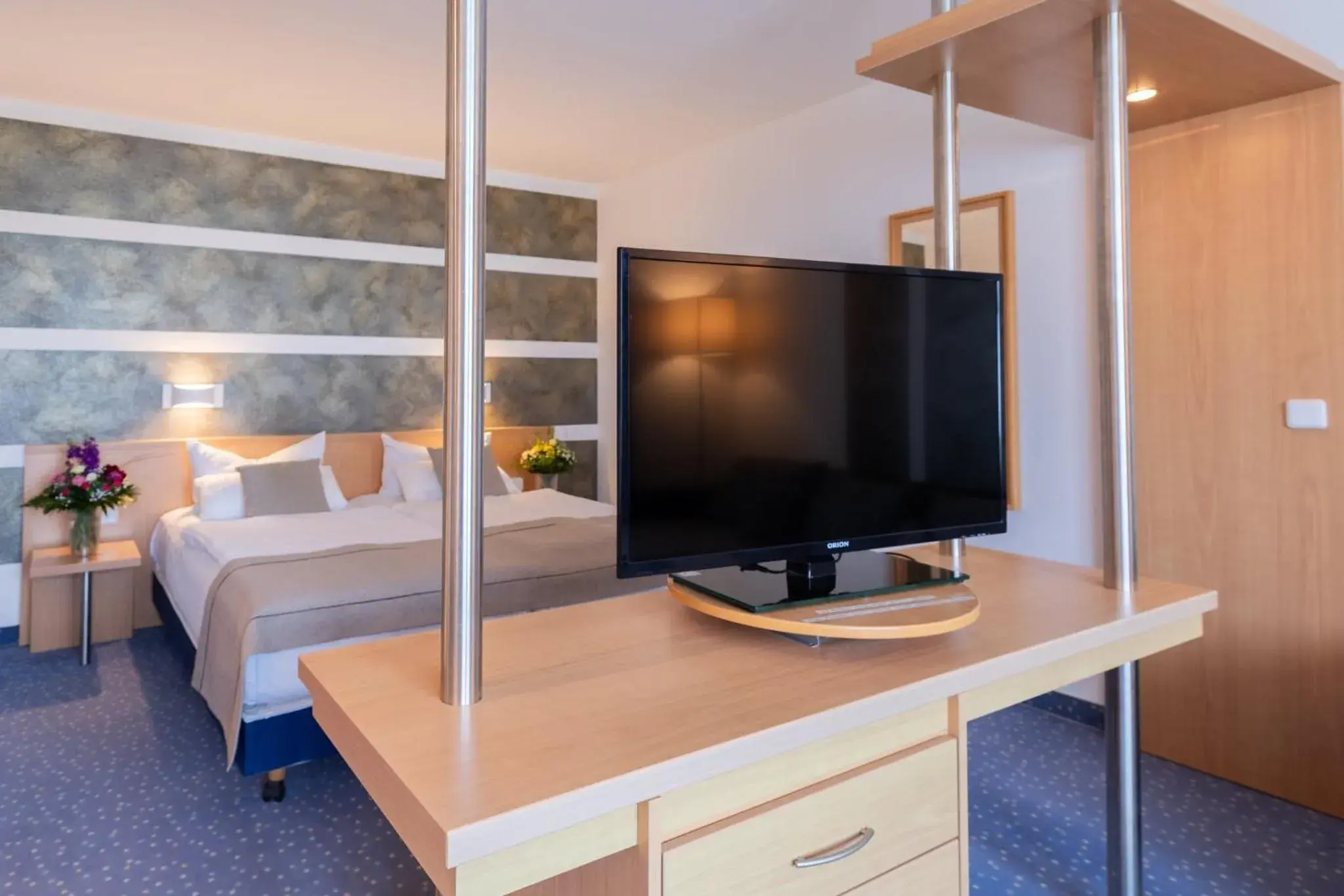 Photo of the whole room, Bed in Garner Hotel Cottbus Süd by IHG Photo of the whole room, Bed in Garner Hotel Cottbus Süd by IHG