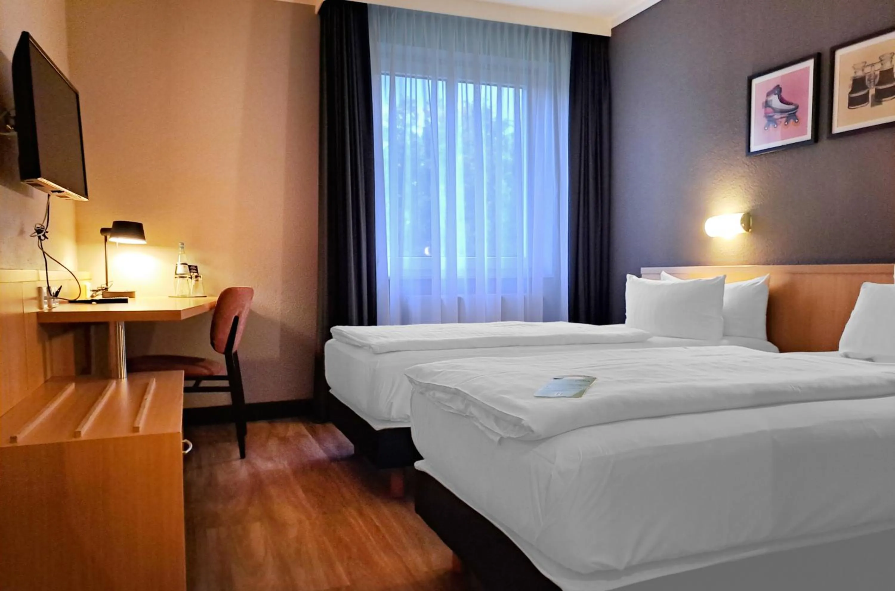 TV and multimedia, Bed in Garner Hotel Cottbus Süd by IHG