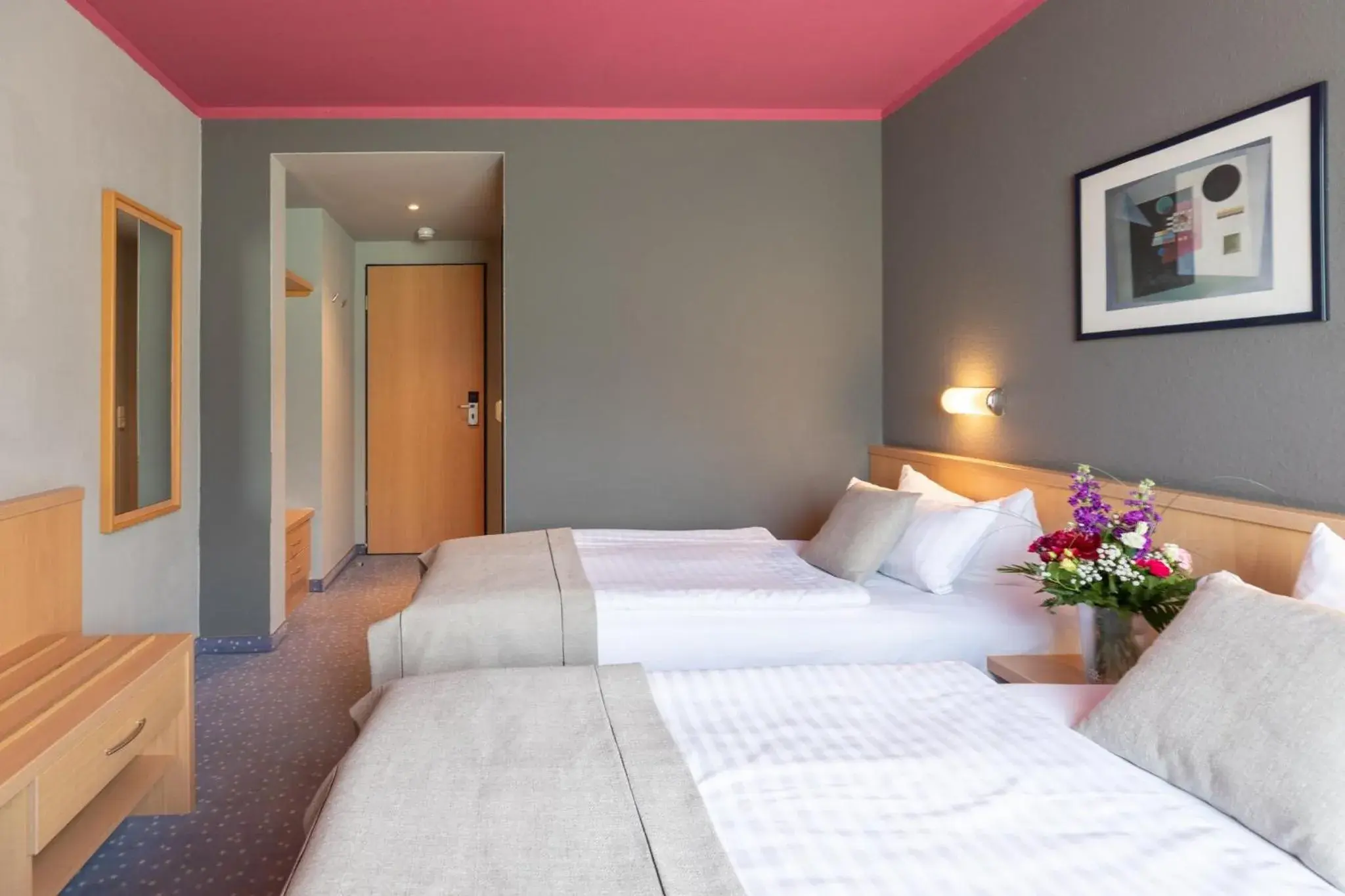 Photo of the whole room, Bed in Garner Hotel Cottbus Süd by IHG Photo of the whole room, Bed in Garner Hotel Cottbus Süd by IHG