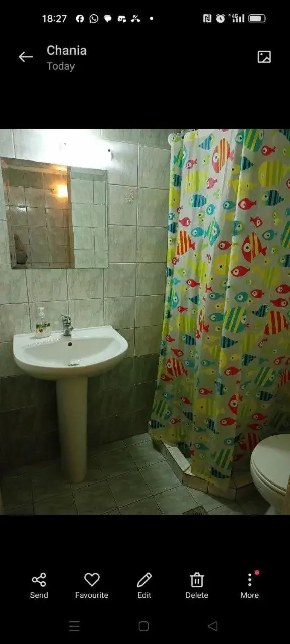 Budget Double Room - single occupancy in Constantinos Budget Beds Budget Double Room - single occupancy in Constantinos Budget Beds