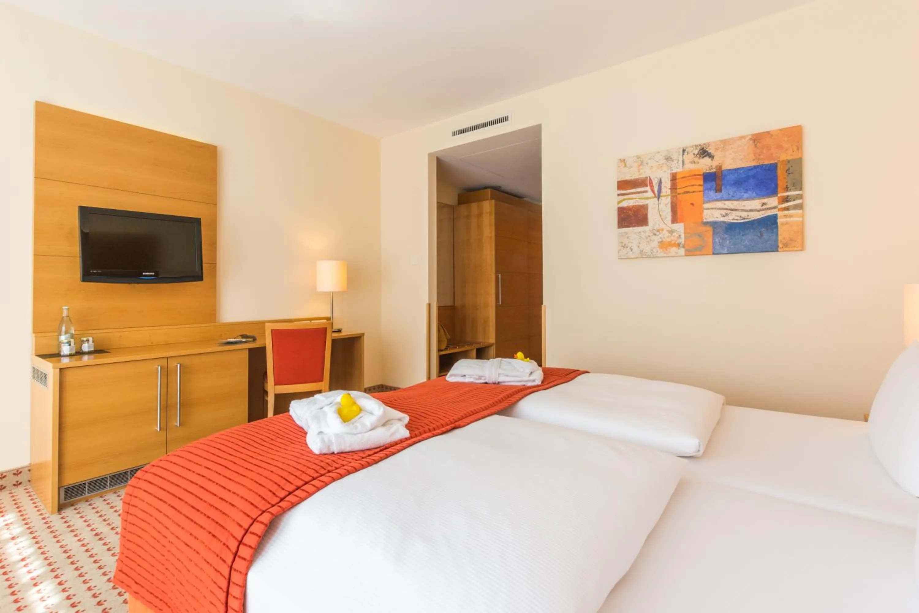 Photo of the whole room, Bed in Park-Hotel Hübner