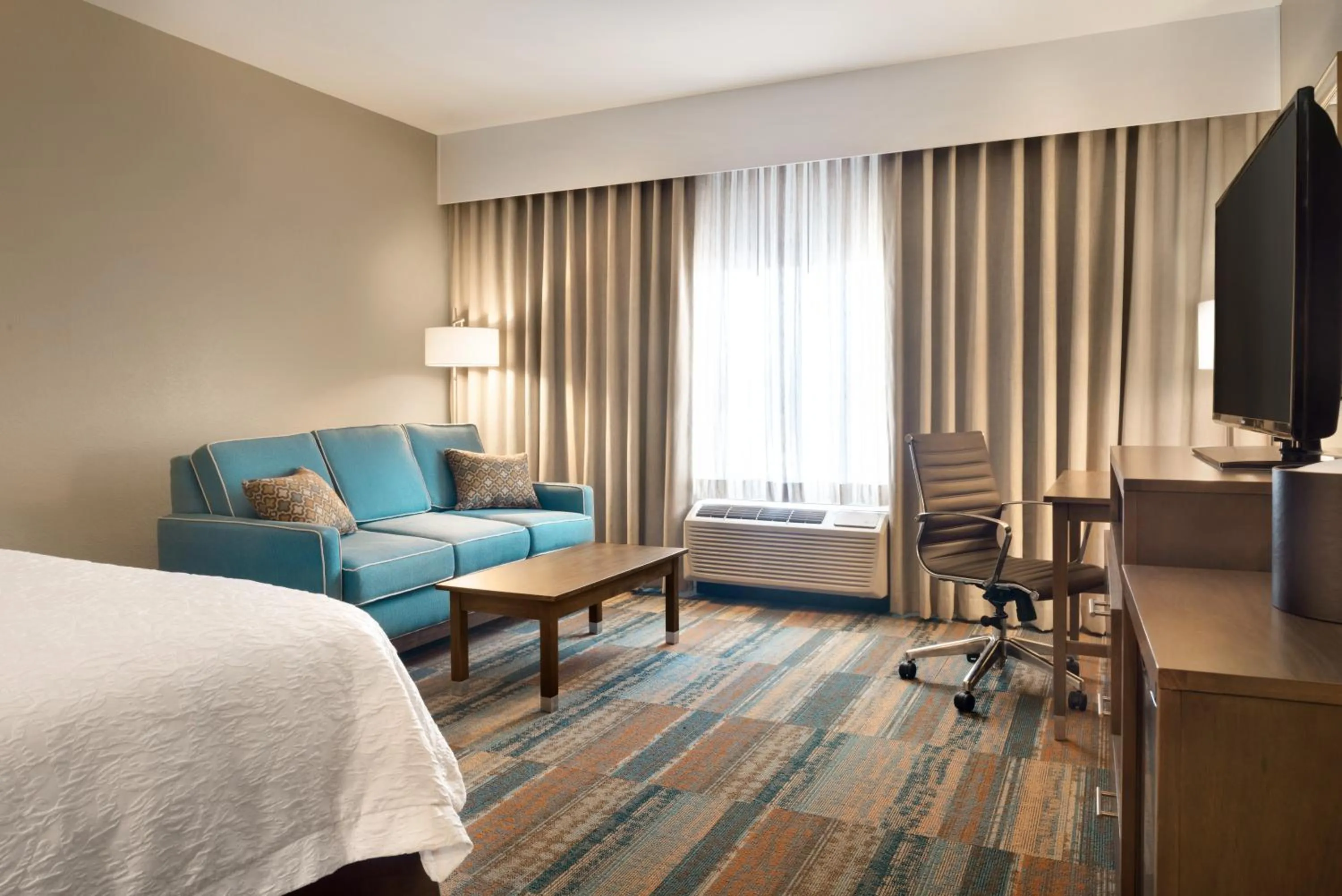 Bed in Hampton Inn by Hilton Elko Nevada