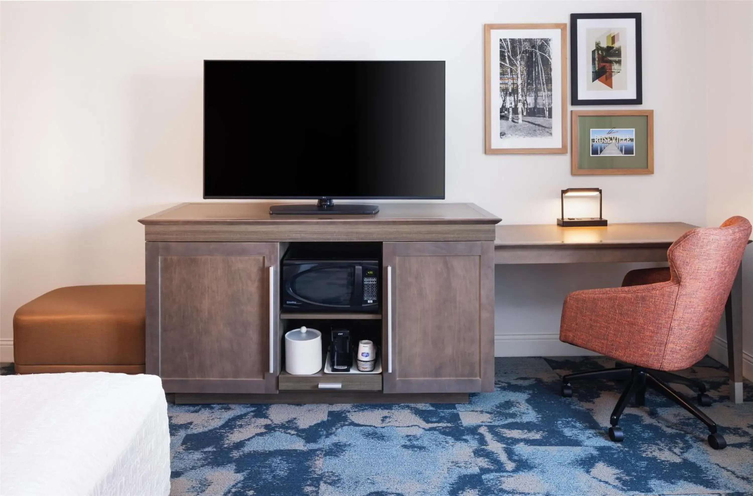 Bedroom in Hampton Inn Minneapolis-Roseville,MN Bedroom in Hampton Inn Minneapolis-Roseville,MN