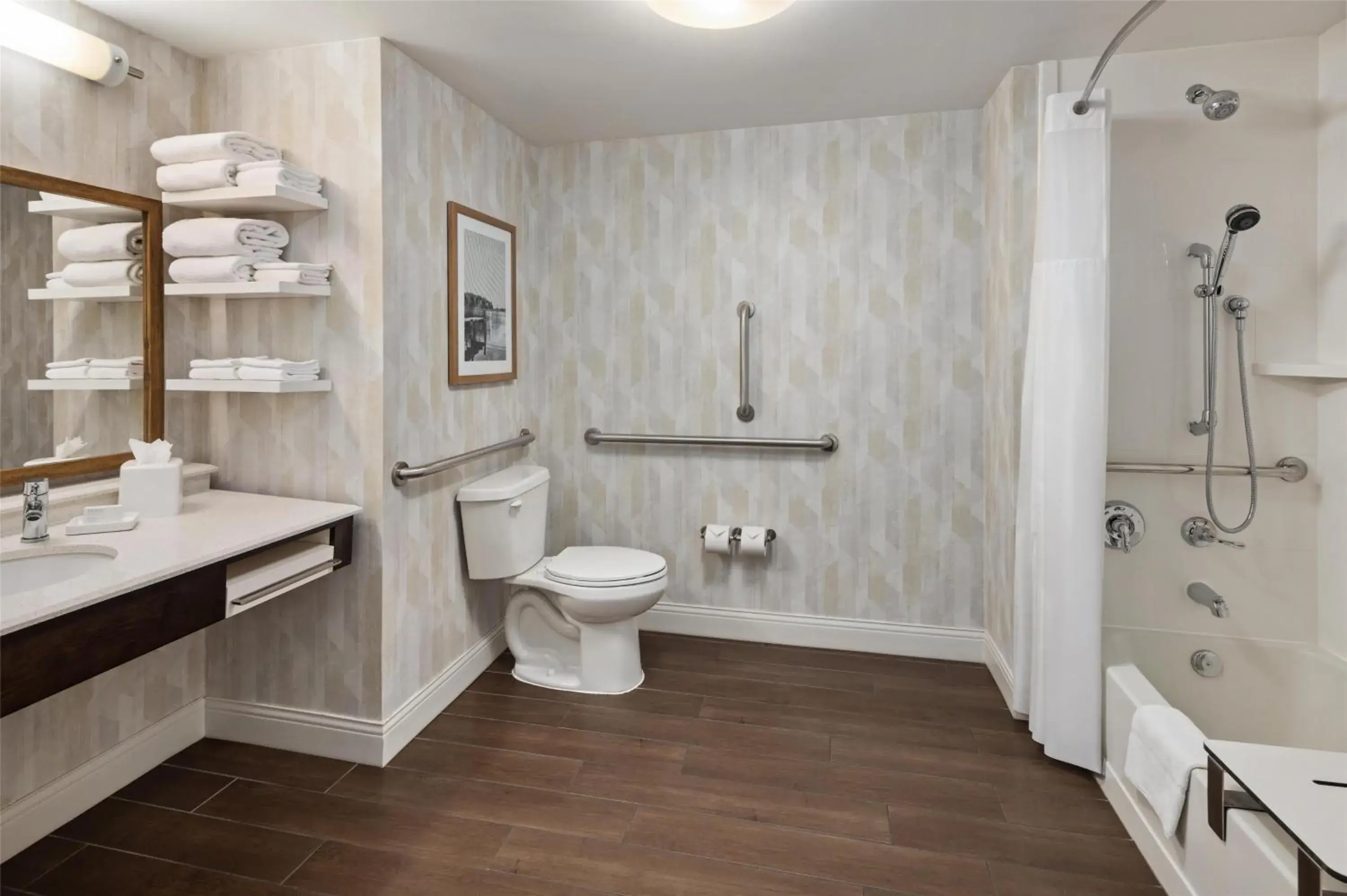 Bathroom in Hampton Inn Minneapolis-Roseville,MN Bathroom in Hampton Inn Minneapolis-Roseville,MN