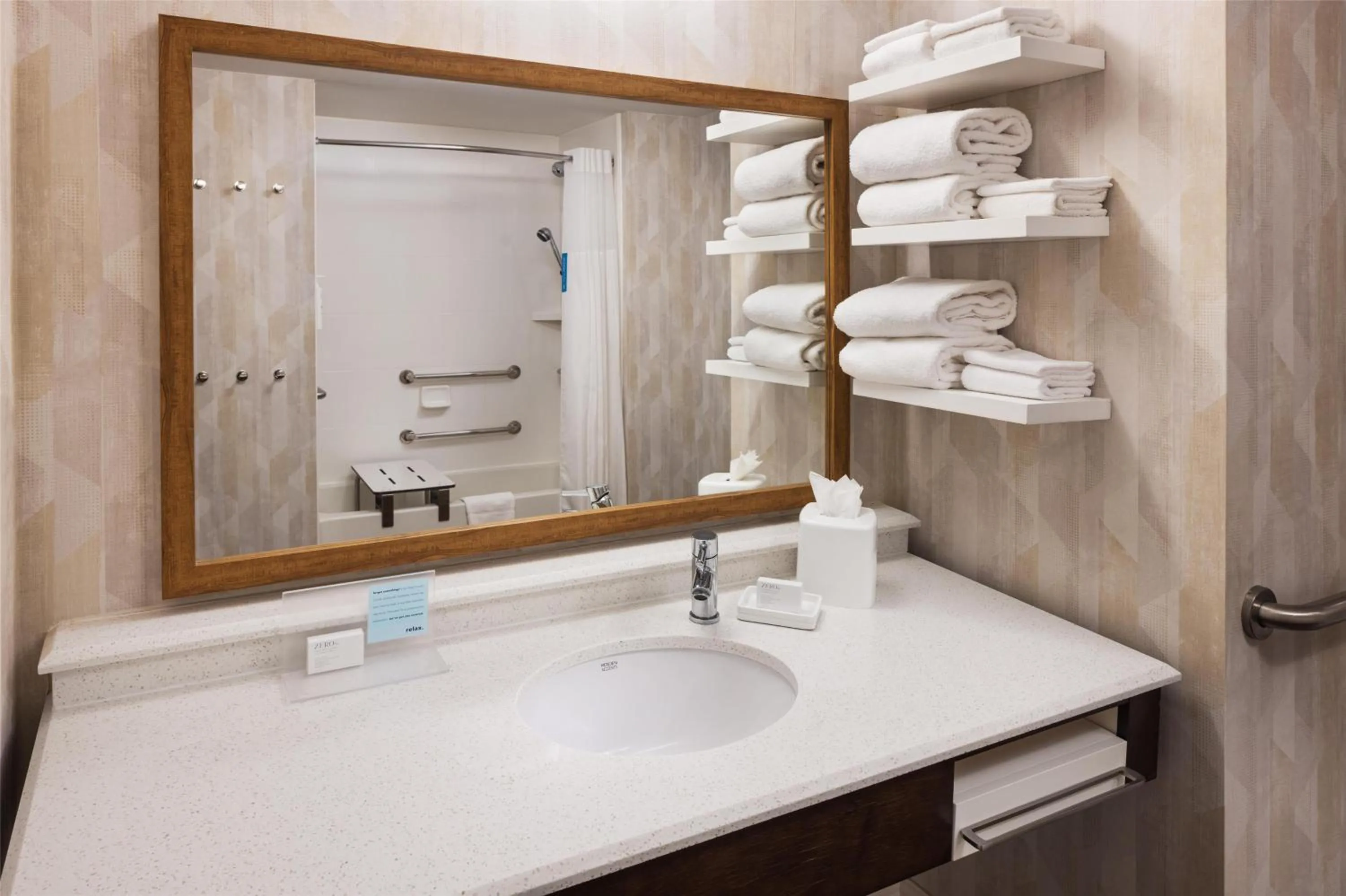 Bathroom in Hampton Inn Minneapolis-Roseville,MN