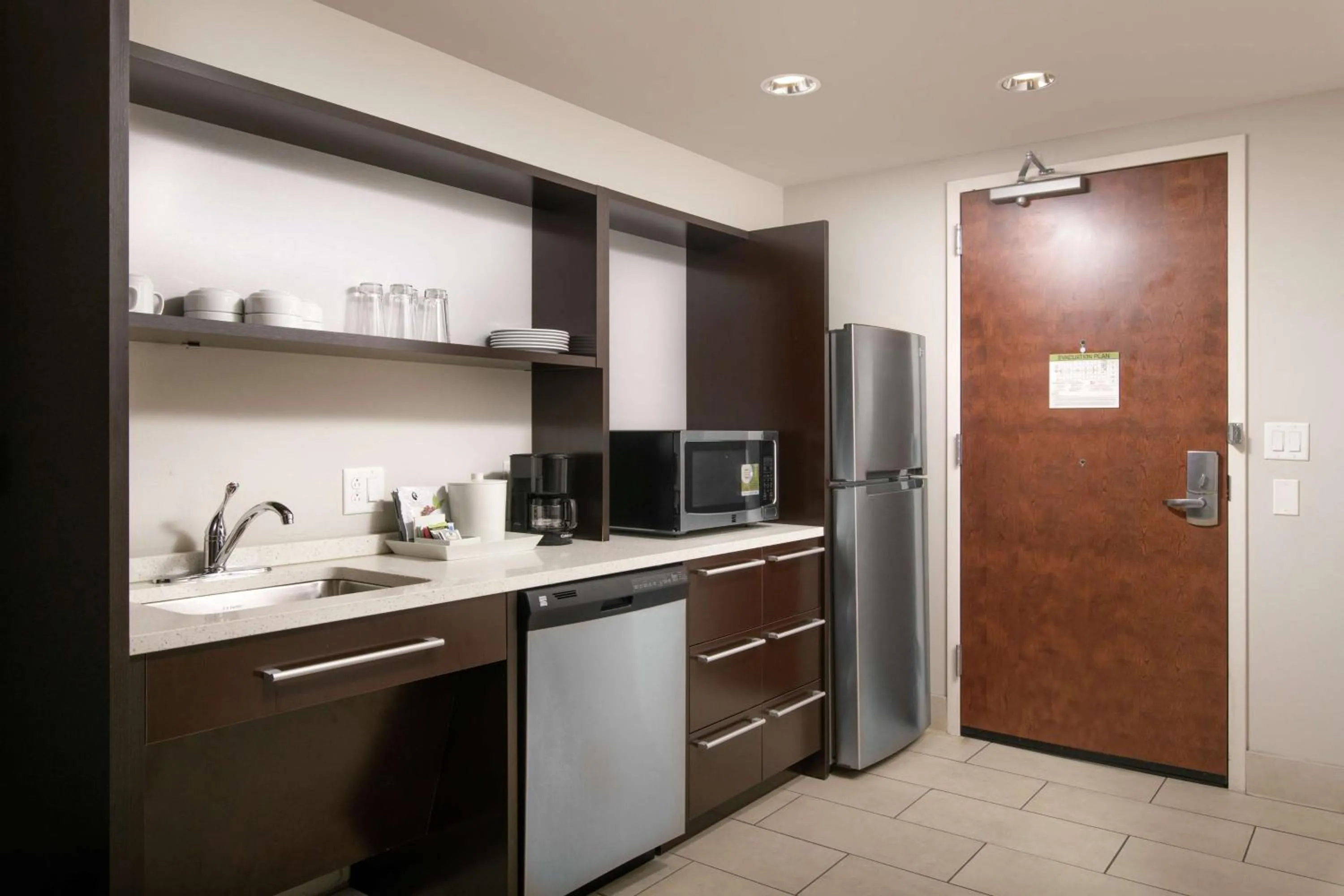 Kitchen or kitchenette in Home2 Suites by Hilton Nashville Franklin Cool Springs